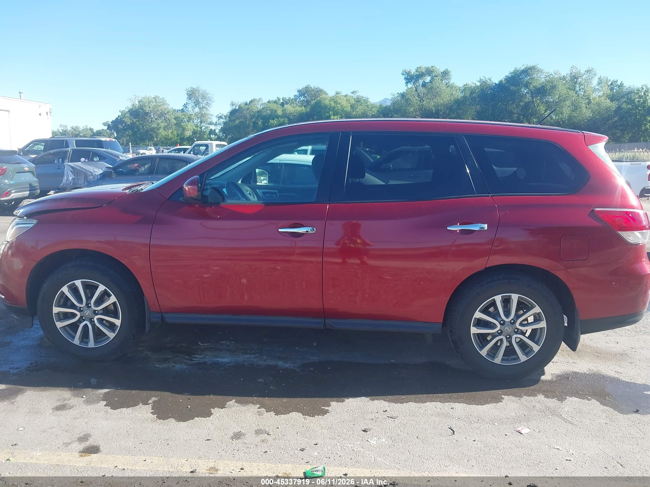 2014 Nissan Pathfinder S Red vin: 5N1AR2MM2EC673635
