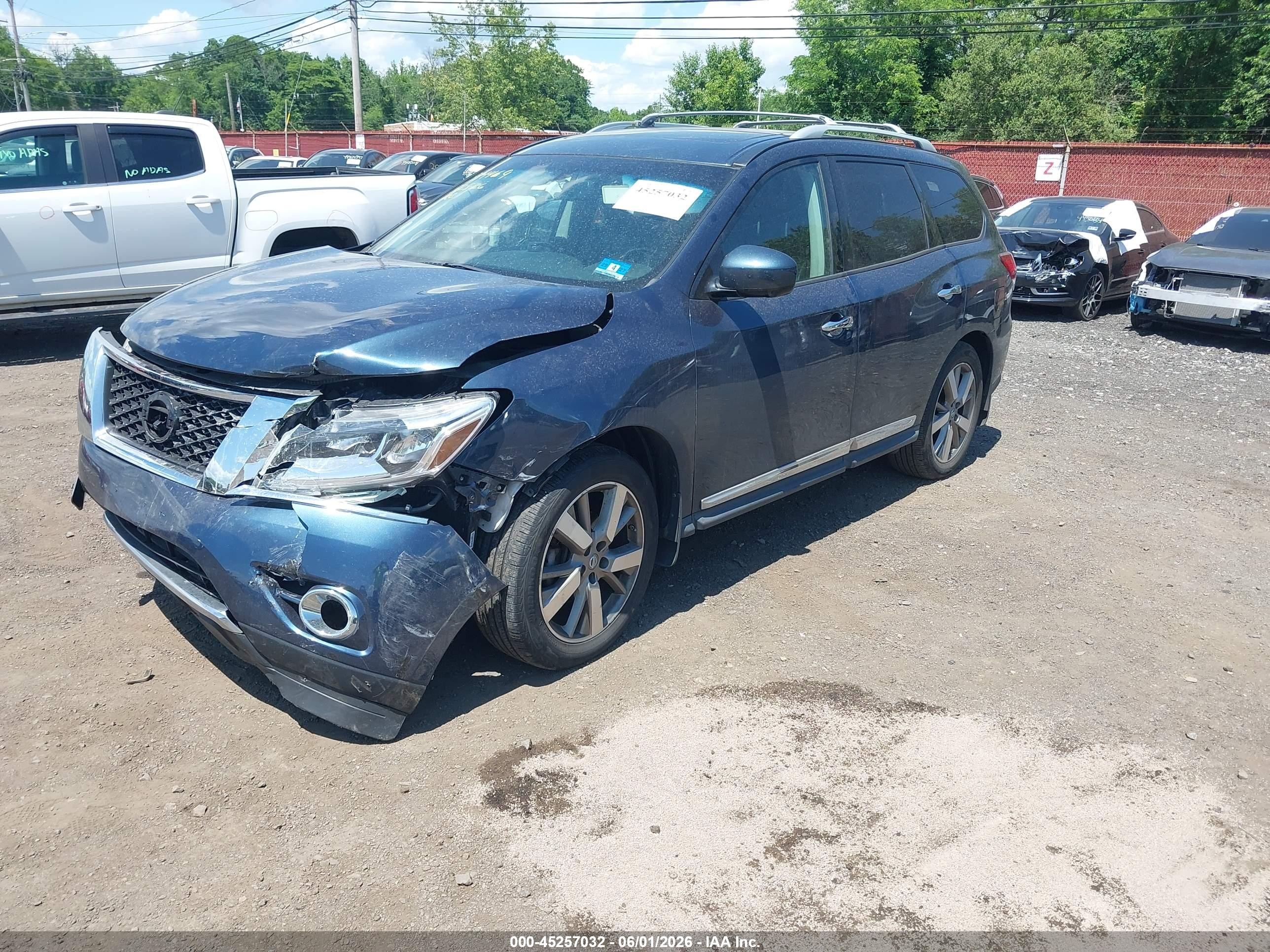 2014 Nissan Pathfinder Platinum Dark Blue vin: 5N1AR2MM2EC678401