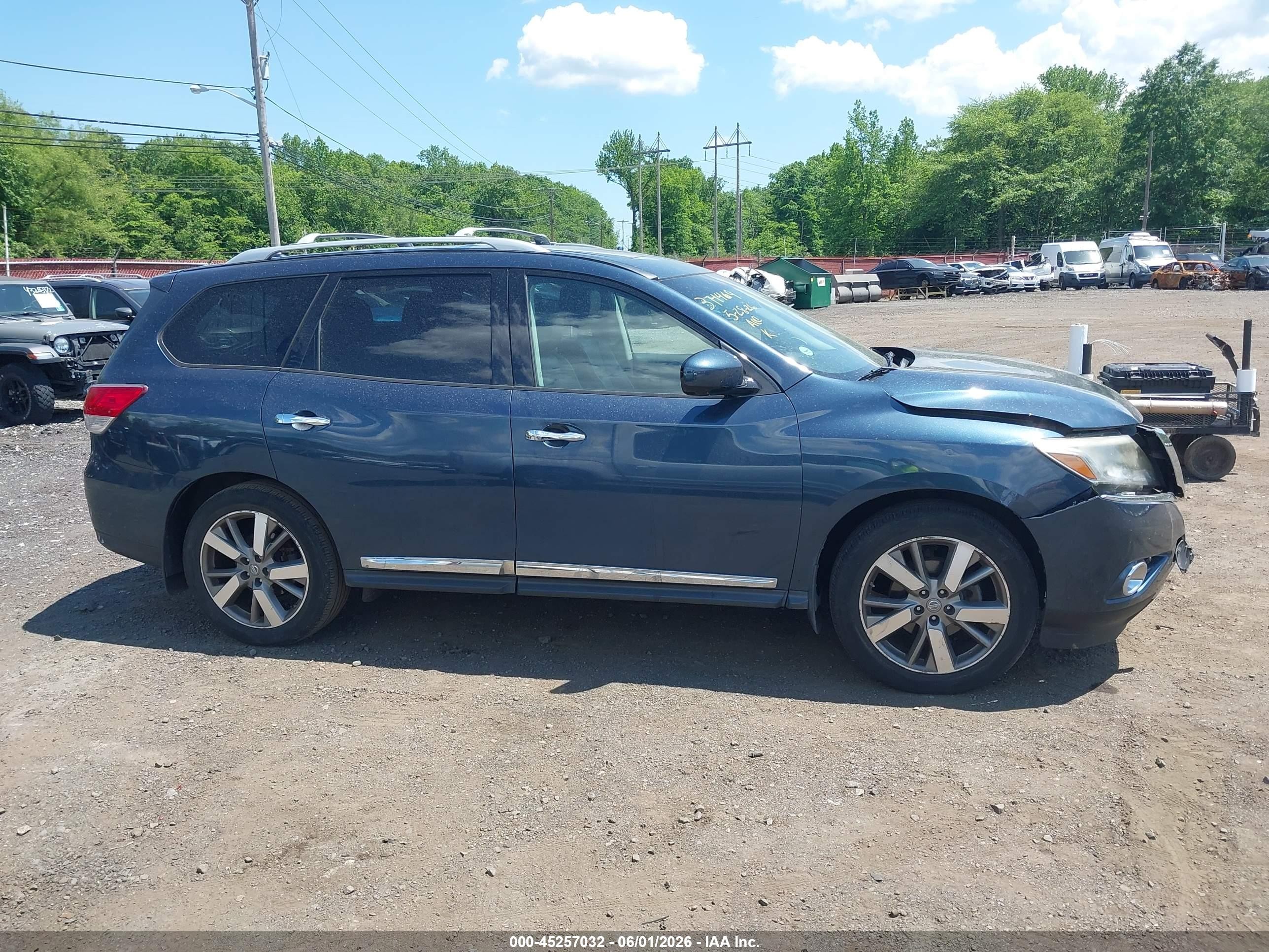2014 Nissan Pathfinder Platinum Dark Blue vin: 5N1AR2MM2EC678401