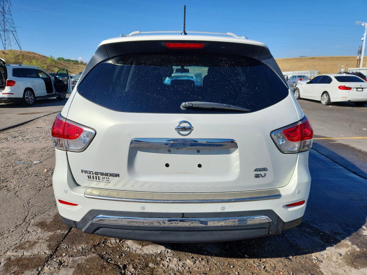 2014 Nissan Pathfinder Sv White vin: 5N1AR2MM2EC680908