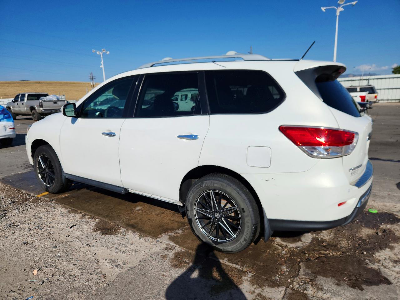 2014 Nissan Pathfinder Sv White vin: 5N1AR2MM2EC680908
