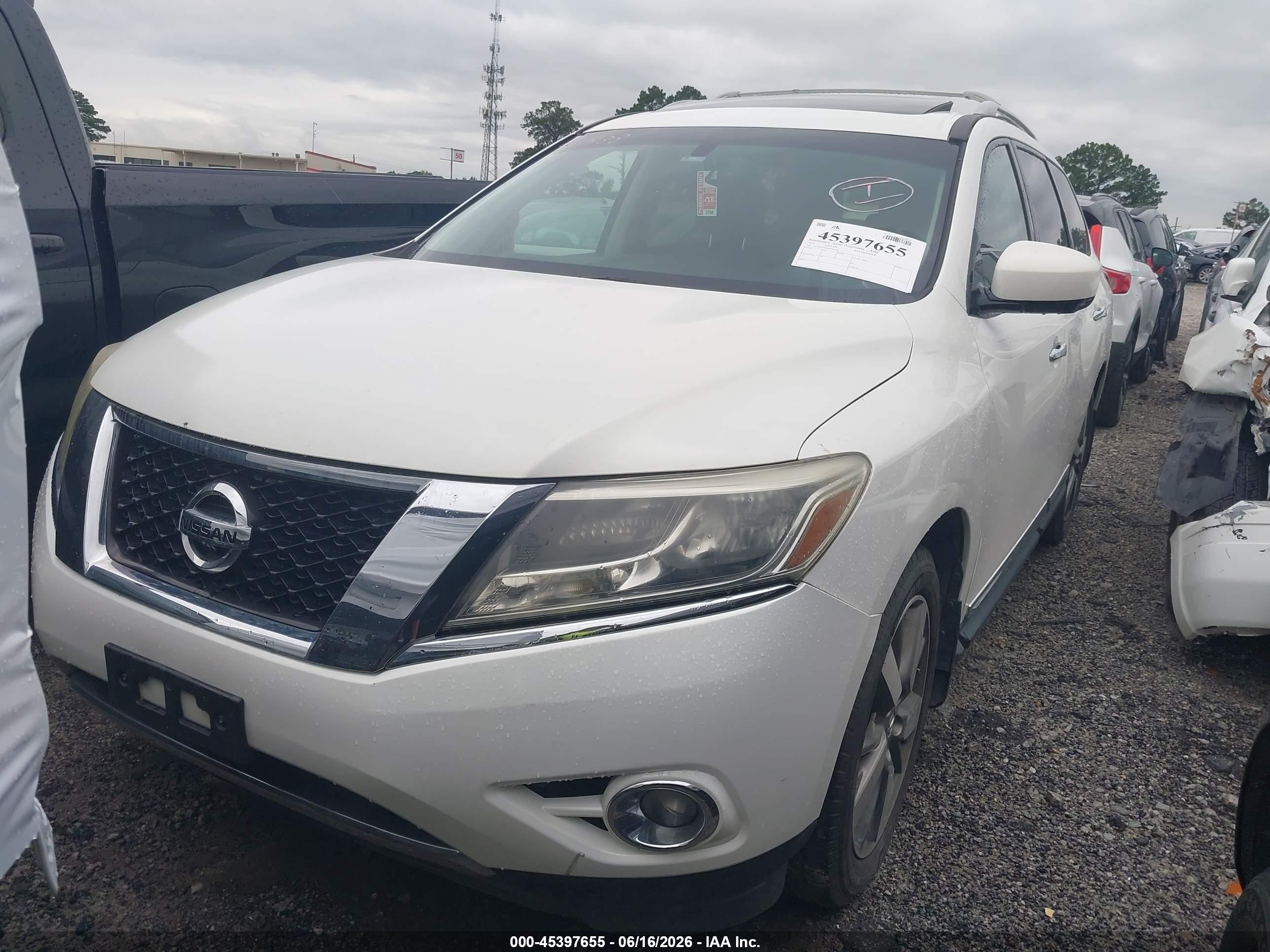 2014 Nissan Pathfinder Platinum Белый vin: 5N1AR2MM2EC681203