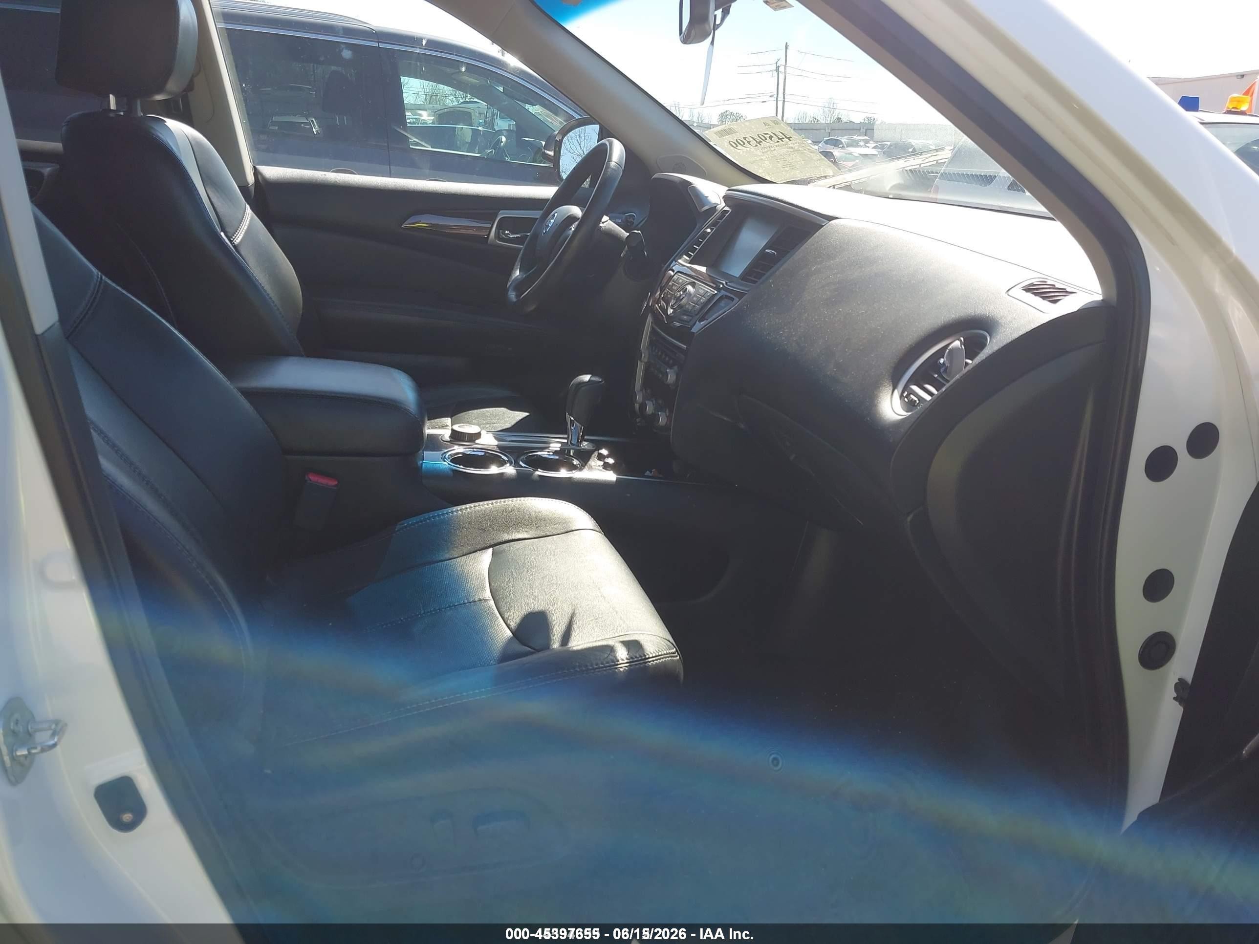 2014 Nissan Pathfinder Platinum Белый vin: 5N1AR2MM2EC681203