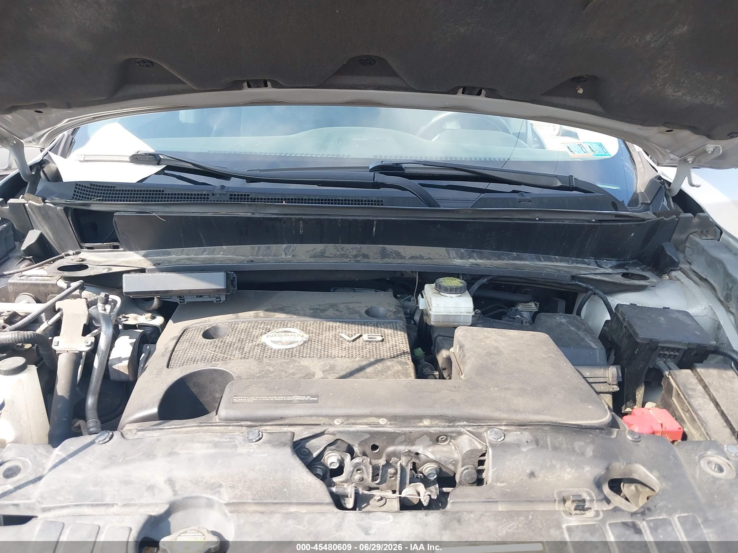 2014 Nissan Pathfinder Platinum Silver vin: 5N1AR2MM2EC684523