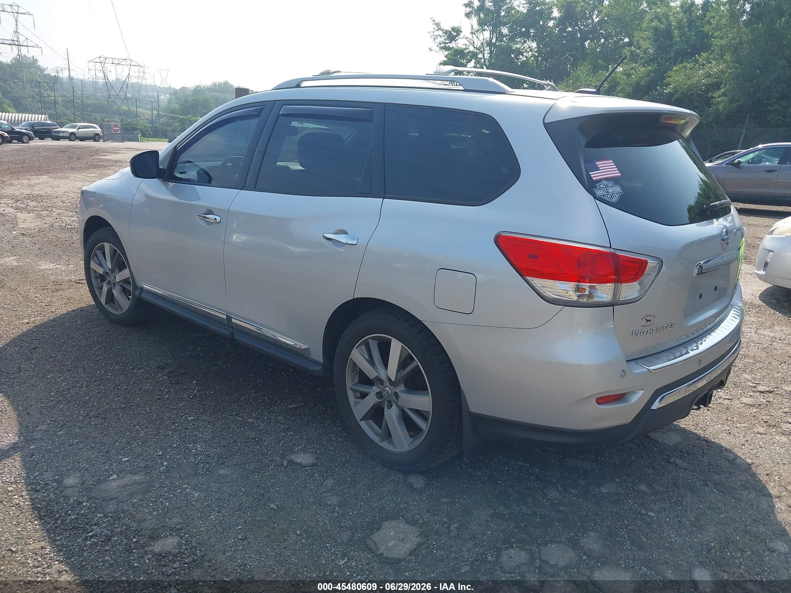 2014 Nissan Pathfinder Platinum Silver vin: 5N1AR2MM2EC684523