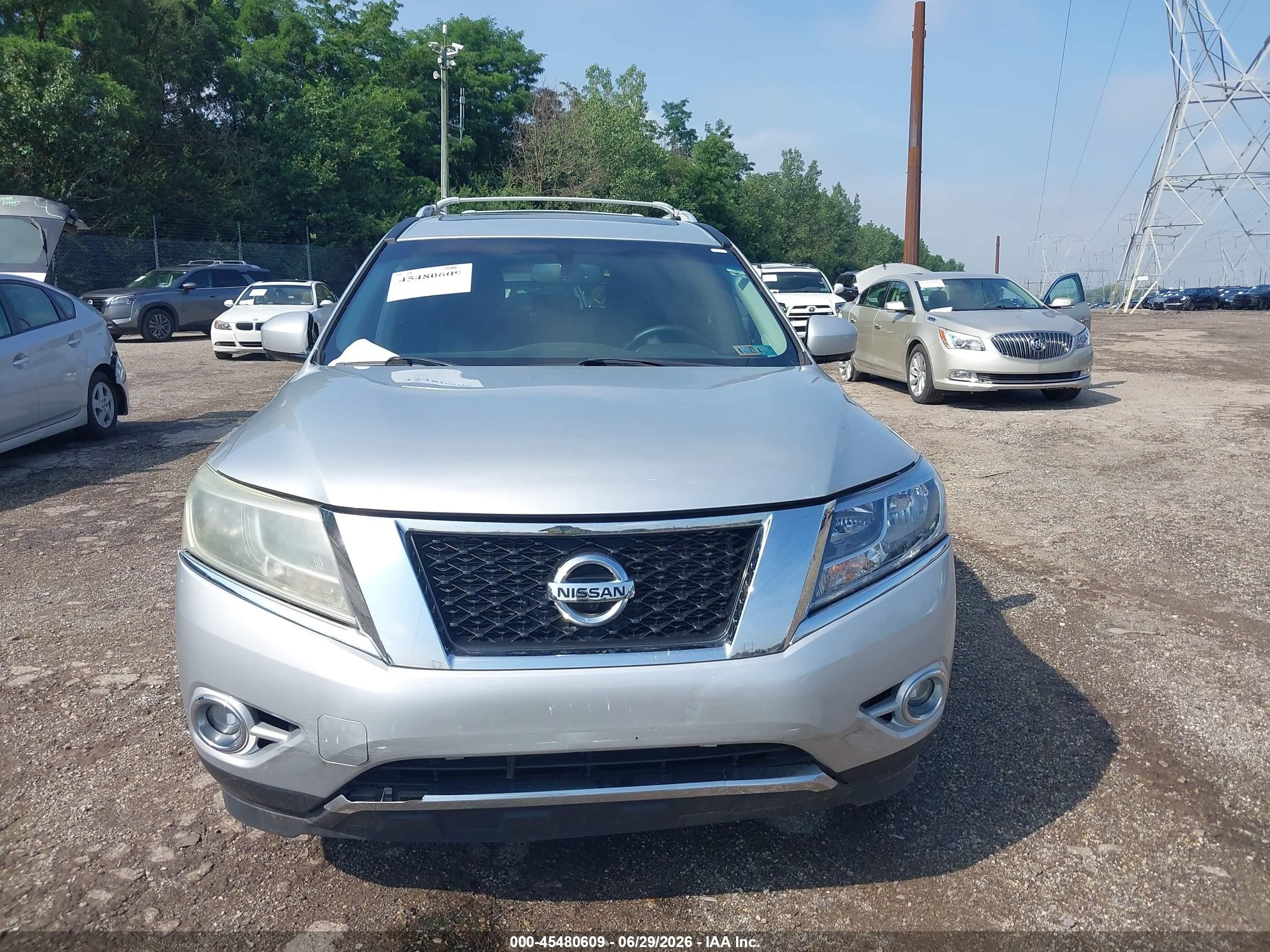 2014 Nissan Pathfinder Platinum Silver vin: 5N1AR2MM2EC684523