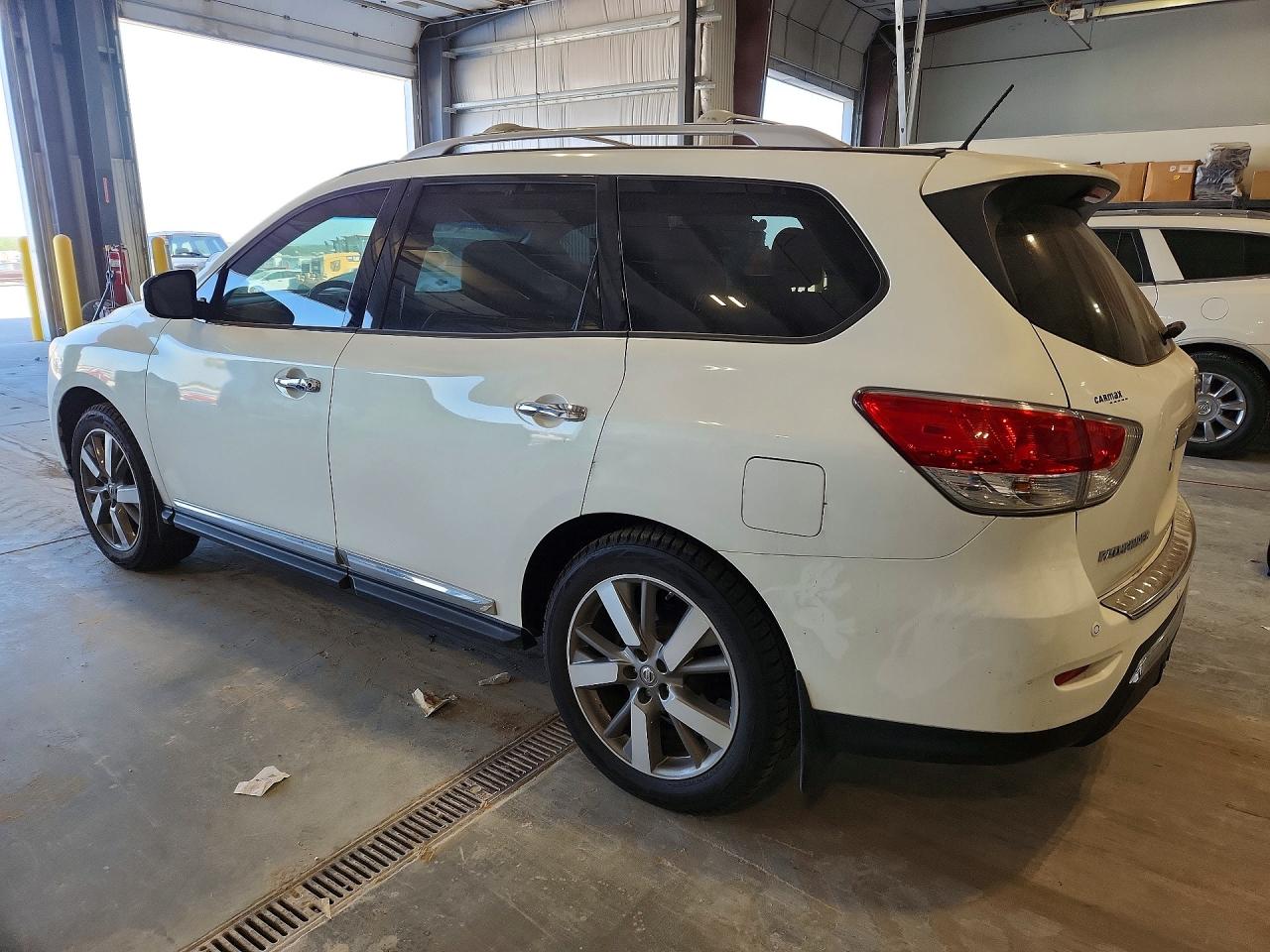 2014 Nissan Pathfinder S White vin: 5N1AR2MM2EC685610