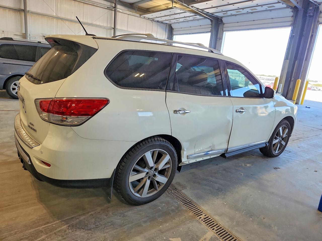2014 Nissan Pathfinder S White vin: 5N1AR2MM2EC685610
