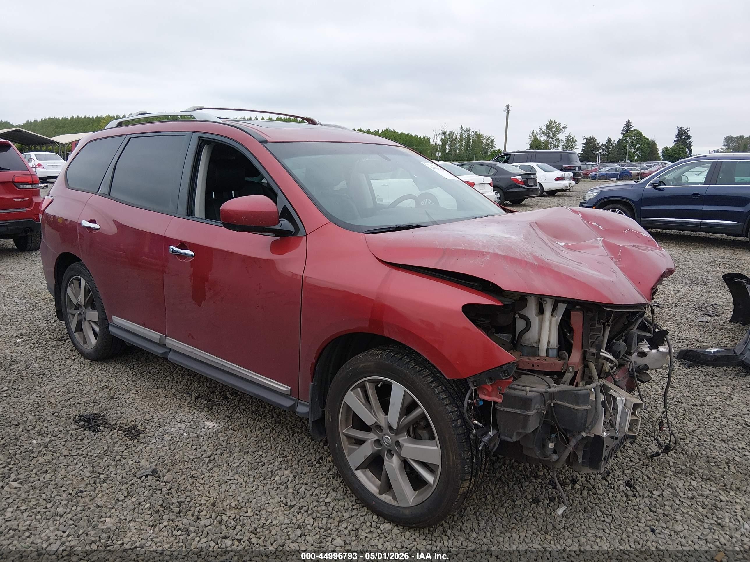 2014 Nissan Pathfinder Platinum Red vin: 5N1AR2MM2EC701935