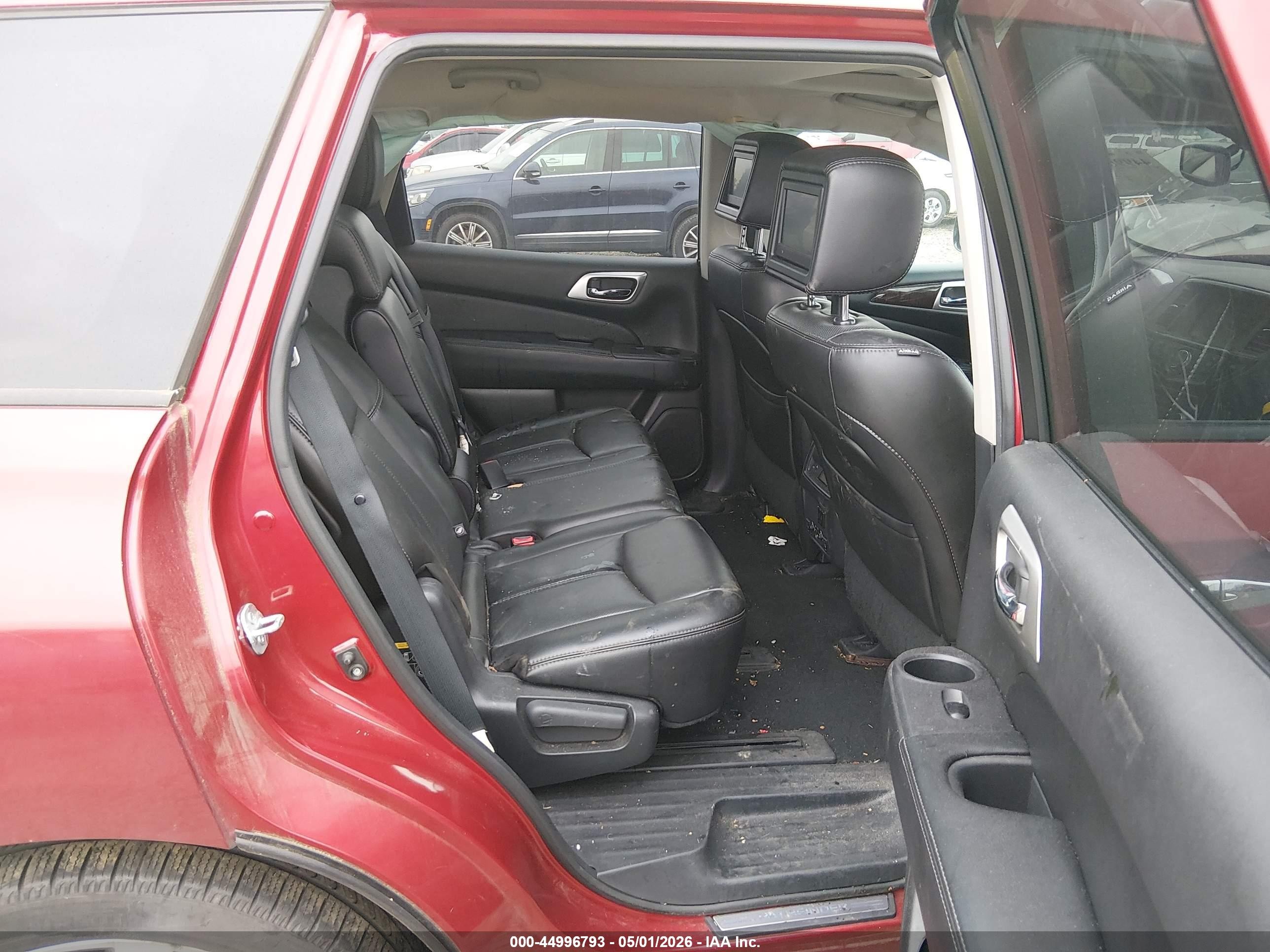 2014 Nissan Pathfinder Platinum Red vin: 5N1AR2MM2EC701935