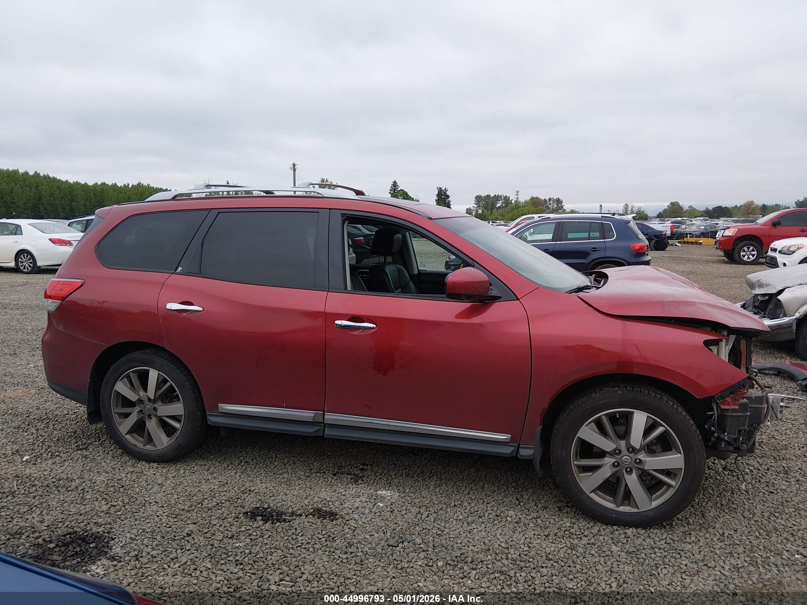2014 Nissan Pathfinder Platinum Red vin: 5N1AR2MM2EC701935