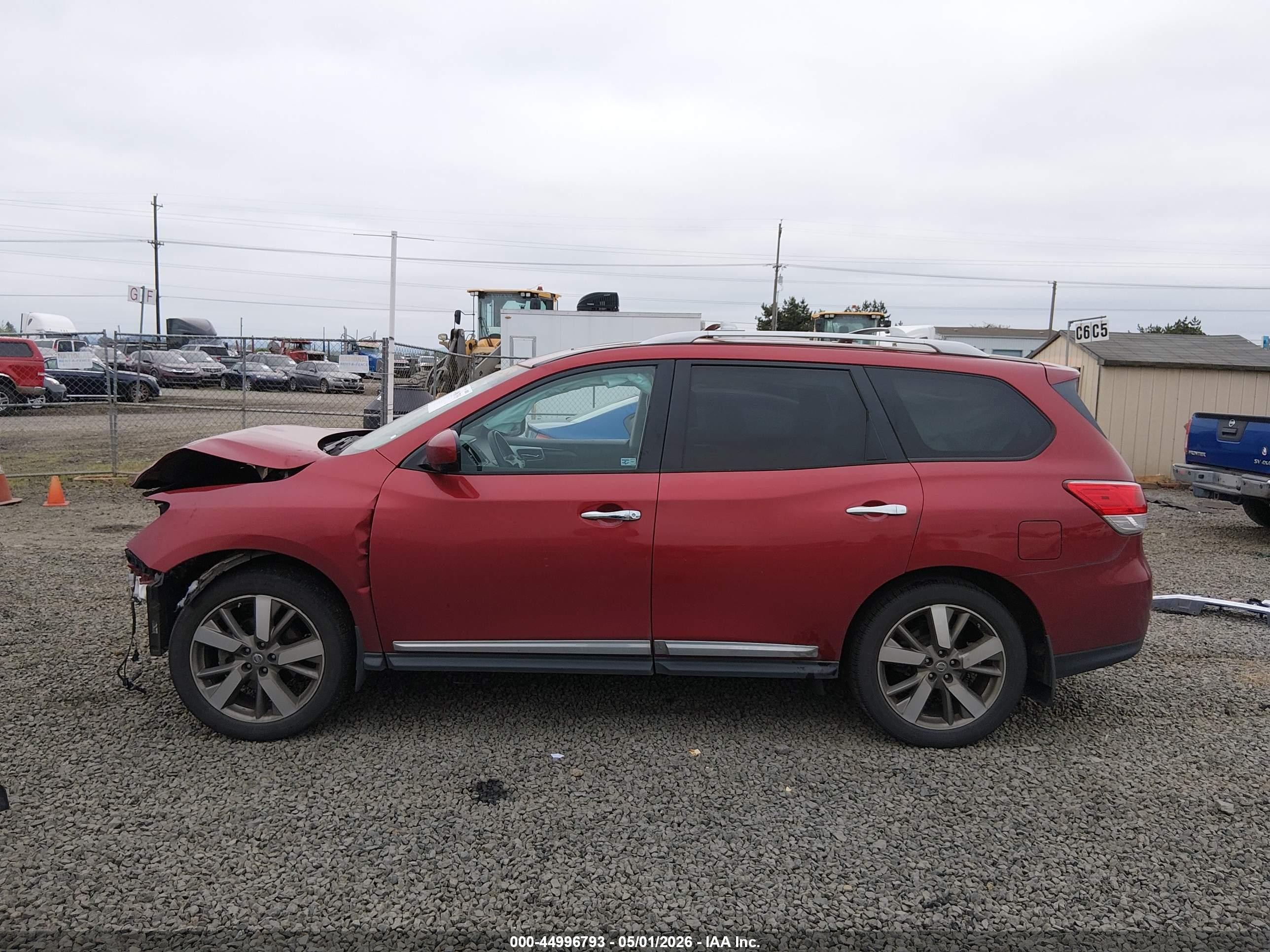 2014 Nissan Pathfinder Platinum Red vin: 5N1AR2MM2EC701935