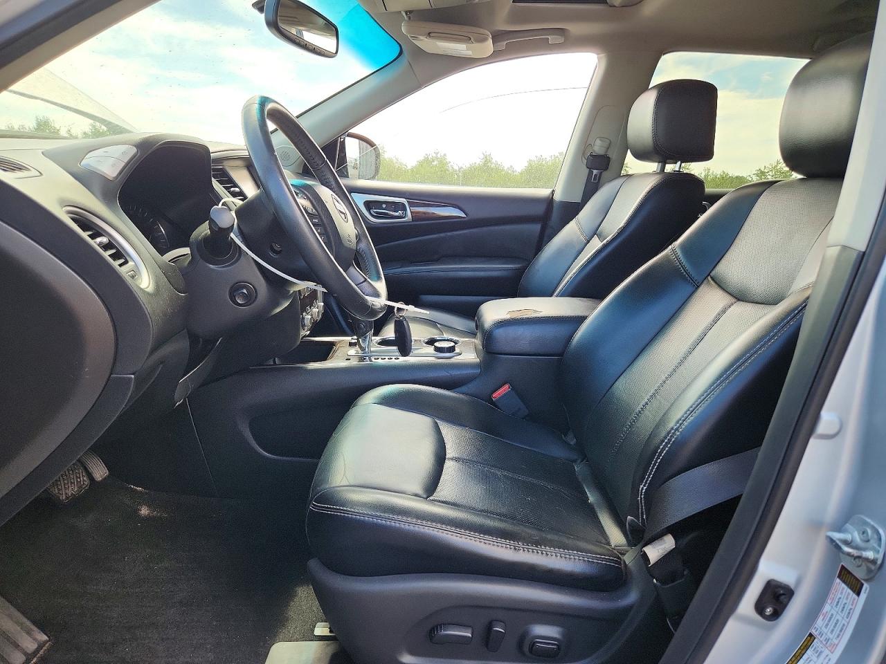 2014 Nissan Pathfinder S Silver vin: 5N1AR2MM2EC713762