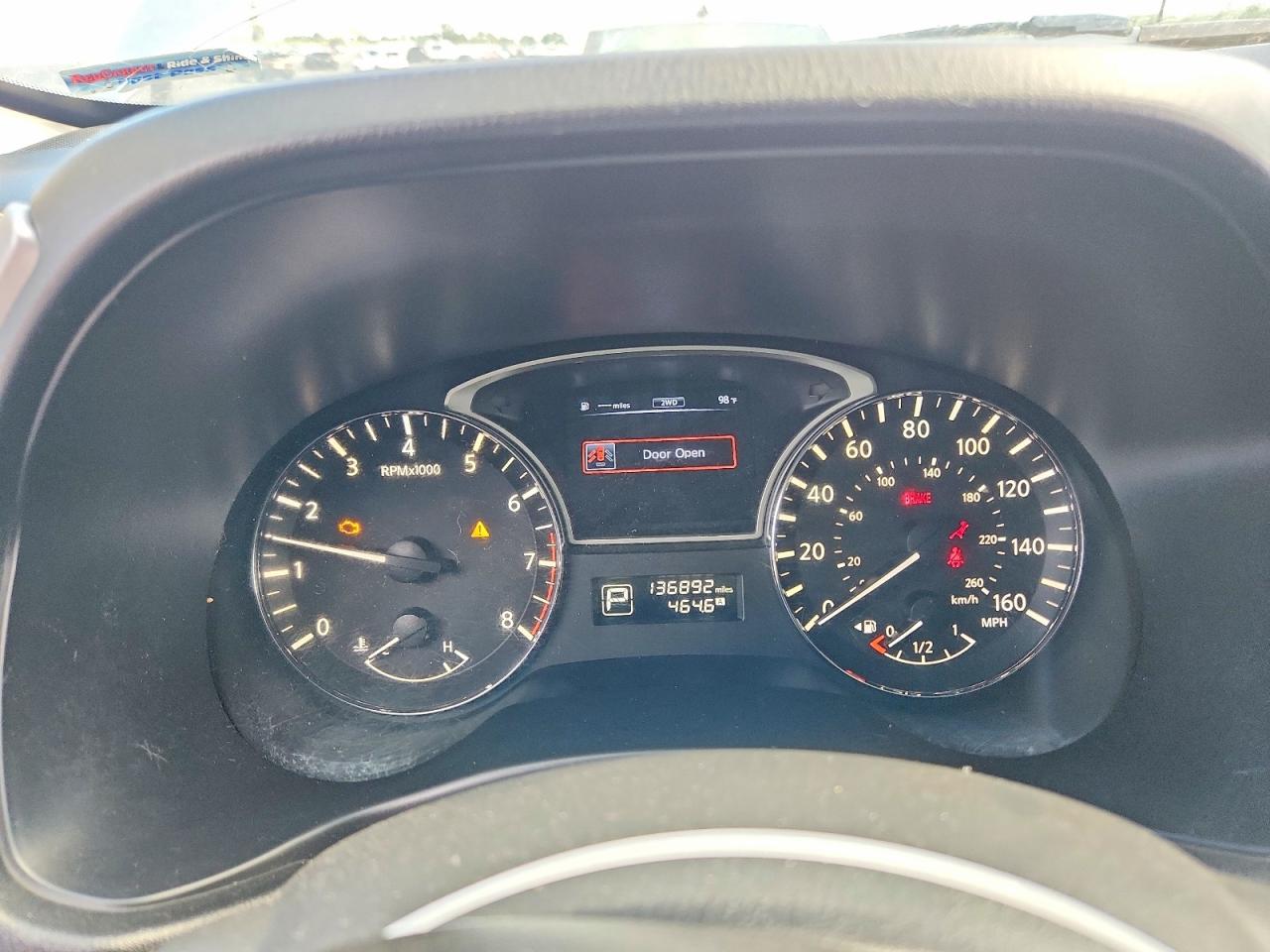 2014 Nissan Pathfinder S Silver vin: 5N1AR2MM2EC713762