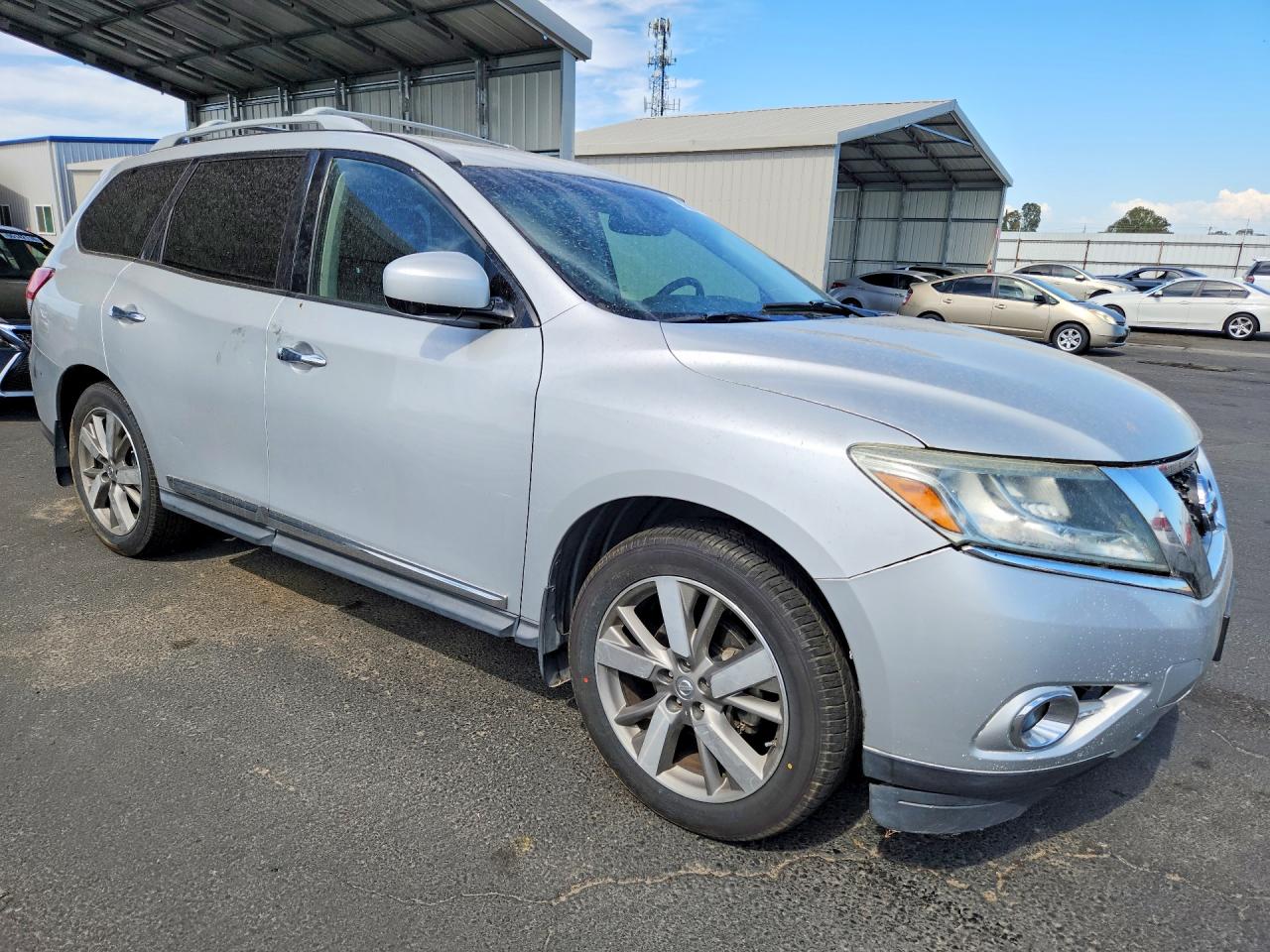 2014 Nissan Pathfinder S Silver vin: 5N1AR2MM2EC713762