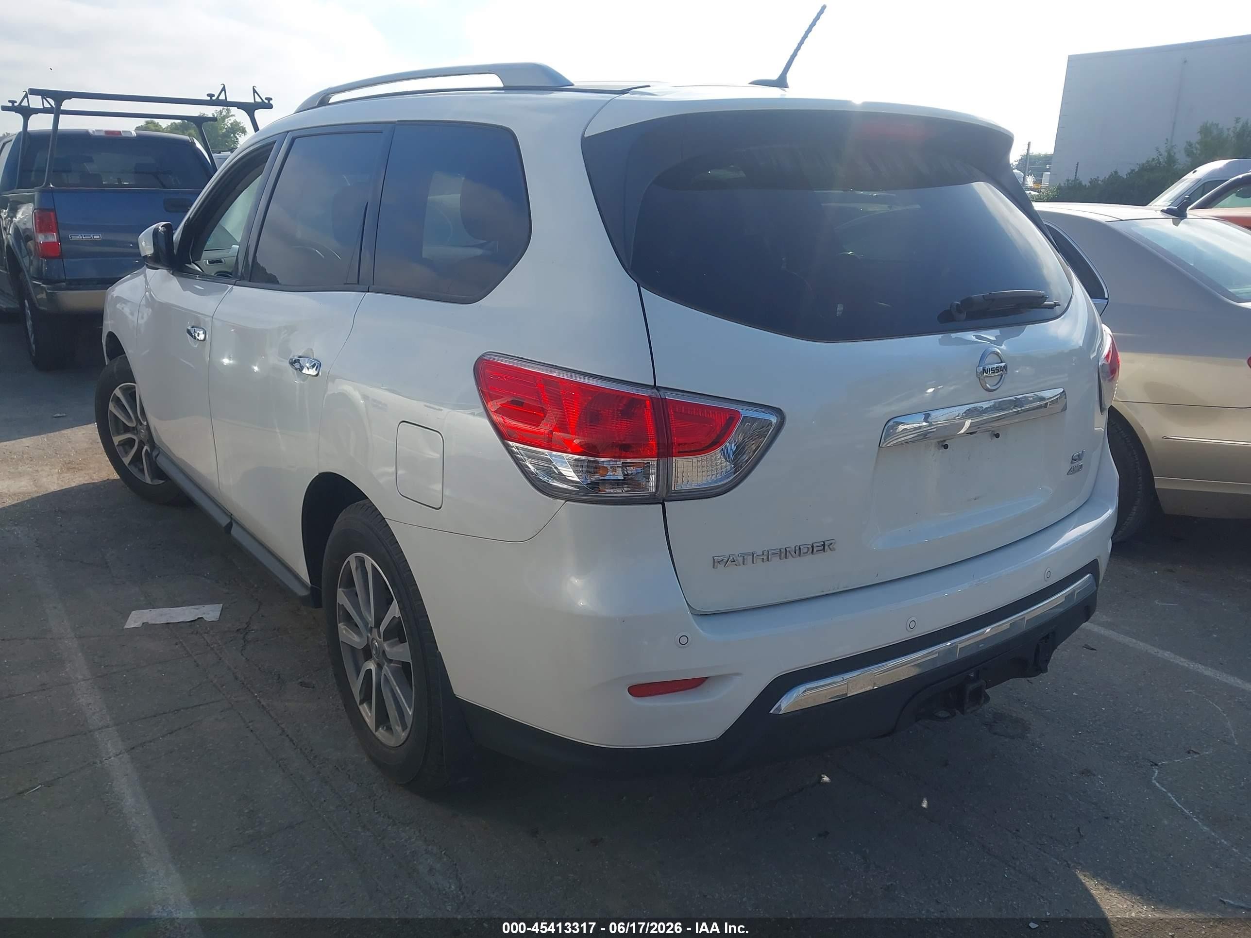 2014 Nissan Pathfinder Sv White vin: 5N1AR2MM2EC715253