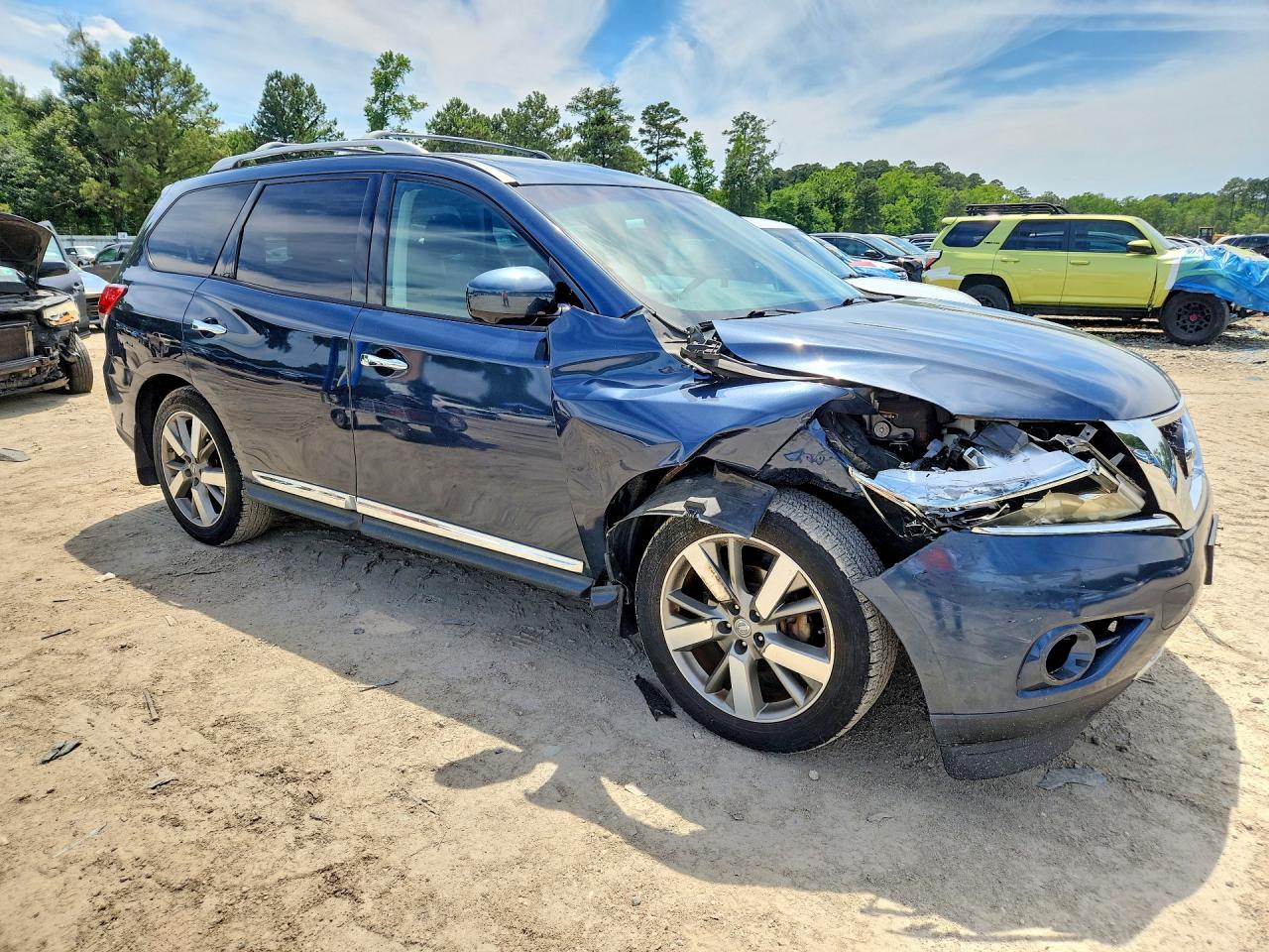2014 Nissan Pathfinder S Blue vin: 5N1AR2MM2EC727600