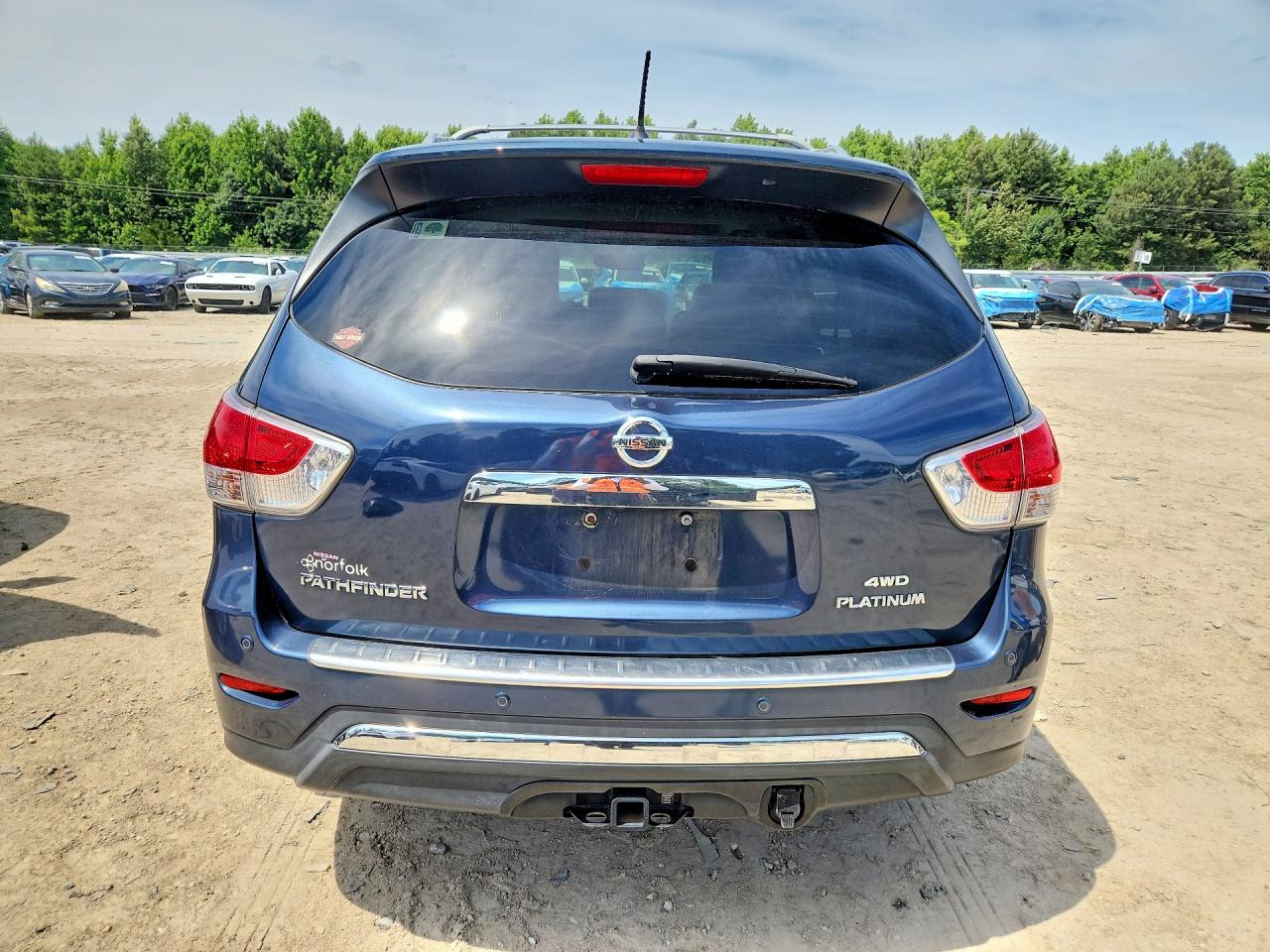 2014 Nissan Pathfinder S Blue vin: 5N1AR2MM2EC727600