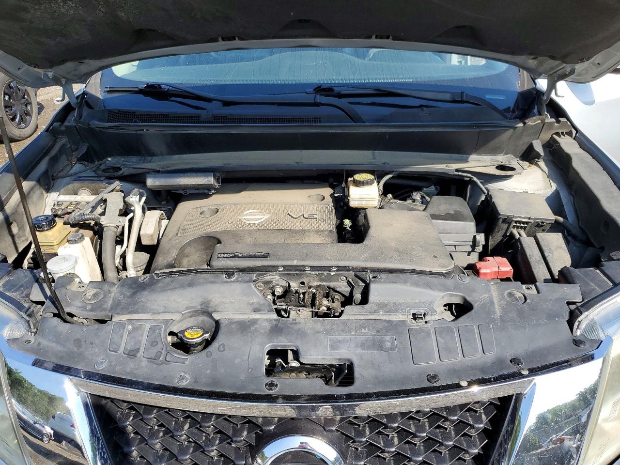 2014 Nissan Pathfinder Sl Silver vin: 5N1AR2MM2EC728228