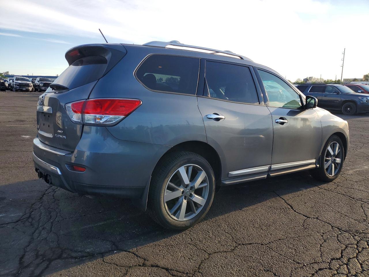 2015 Nissan Pathfinder Platinum Gray vin: 5N1AR2MM2FC613209