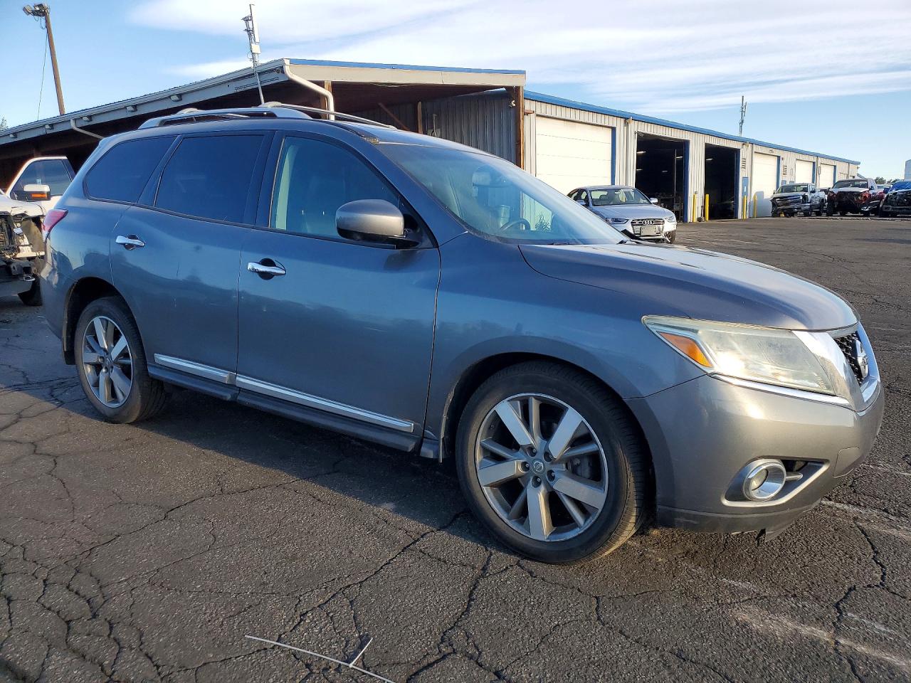 2015 Nissan Pathfinder Platinum Gray vin: 5N1AR2MM2FC613209