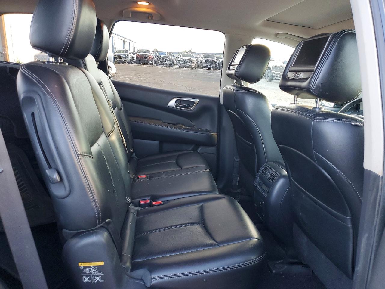 2015 Nissan Pathfinder Platinum Gray vin: 5N1AR2MM2FC613209