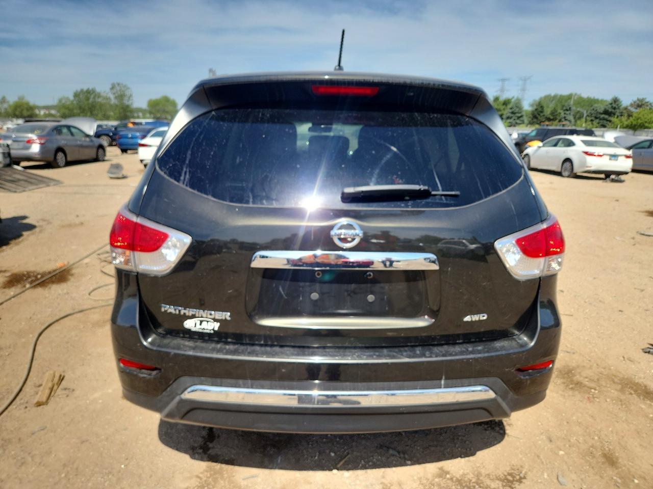 2015 Nissan Pathfinder S Серый vin: 5N1AR2MM2FC629362
