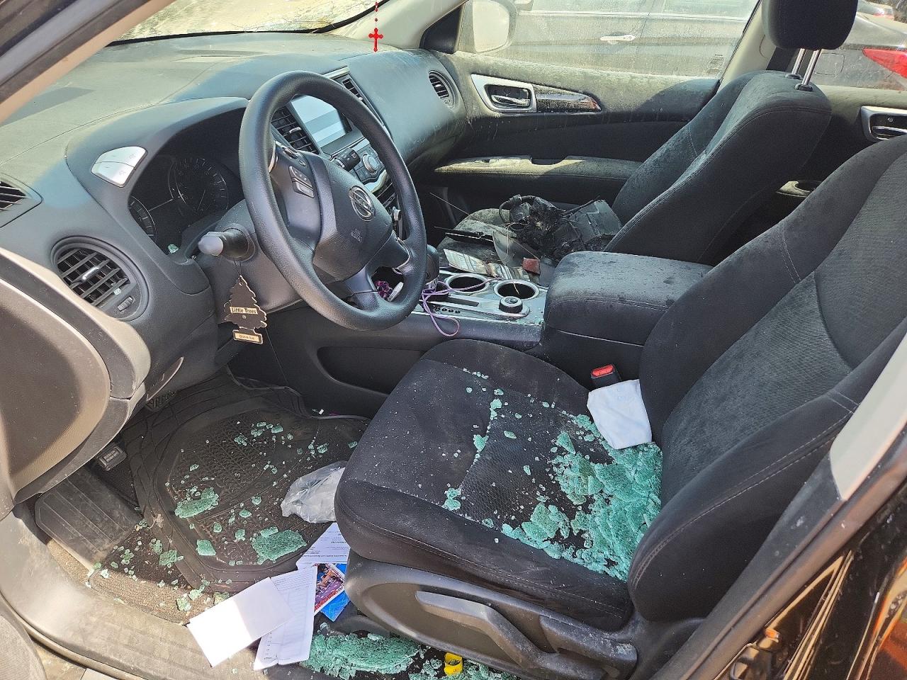 2015 Nissan Pathfinder S Серый vin: 5N1AR2MM2FC629362
