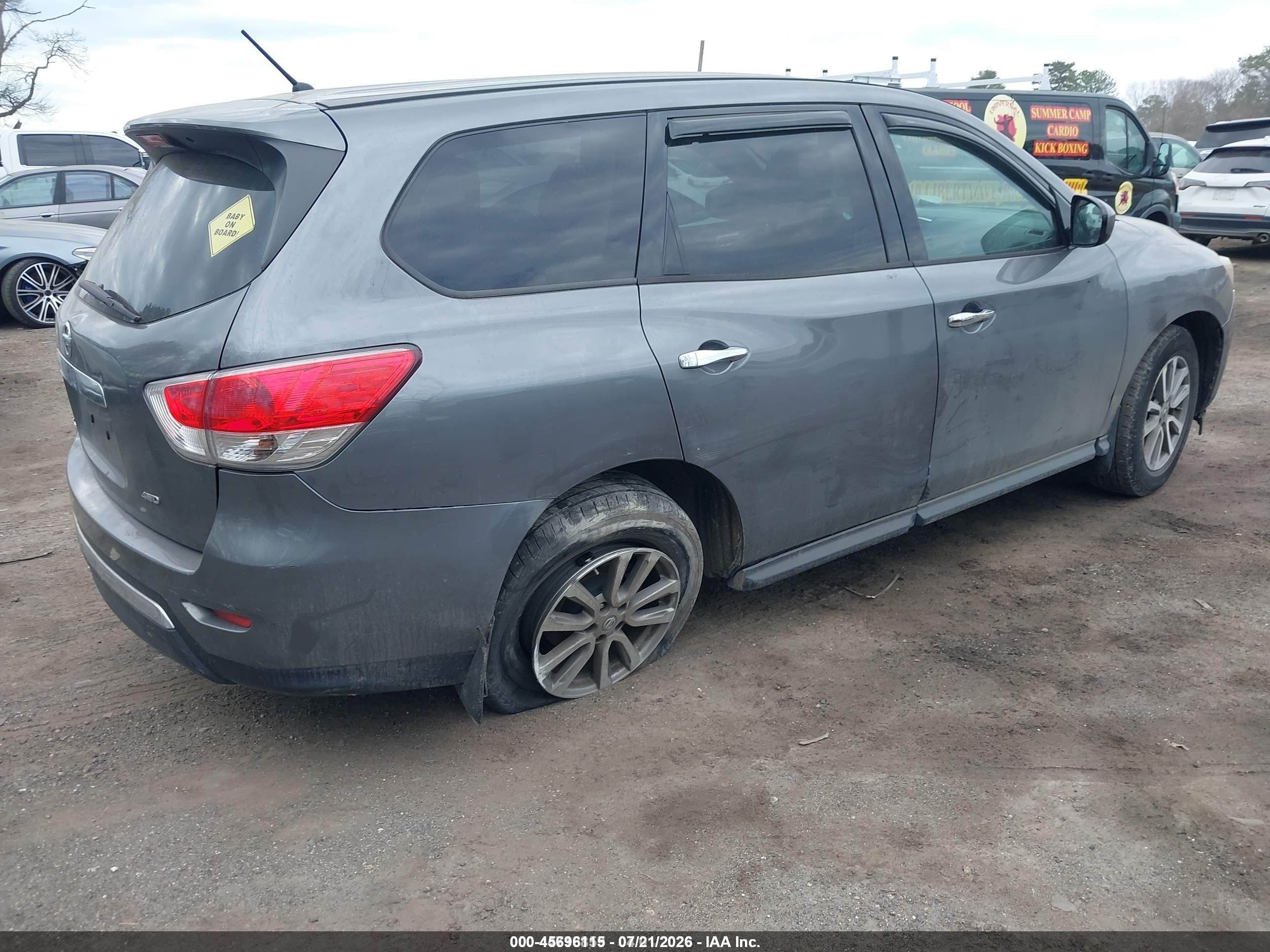 2015 Nissan Pathfinder S Gray vin: 5N1AR2MM2FC634755