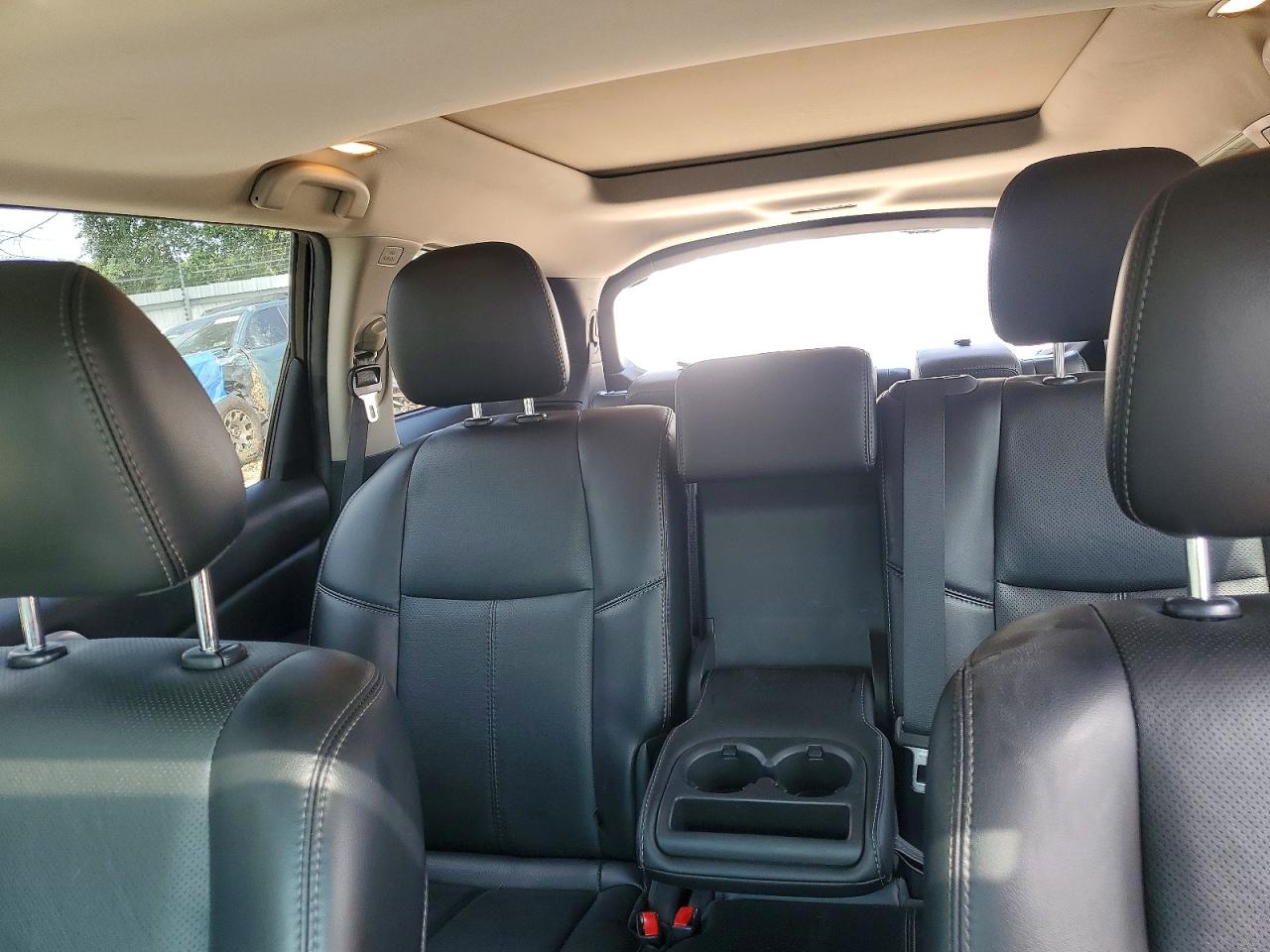 2015 Nissan Pathfinder S Silver vin: 5N1AR2MM2FC637588