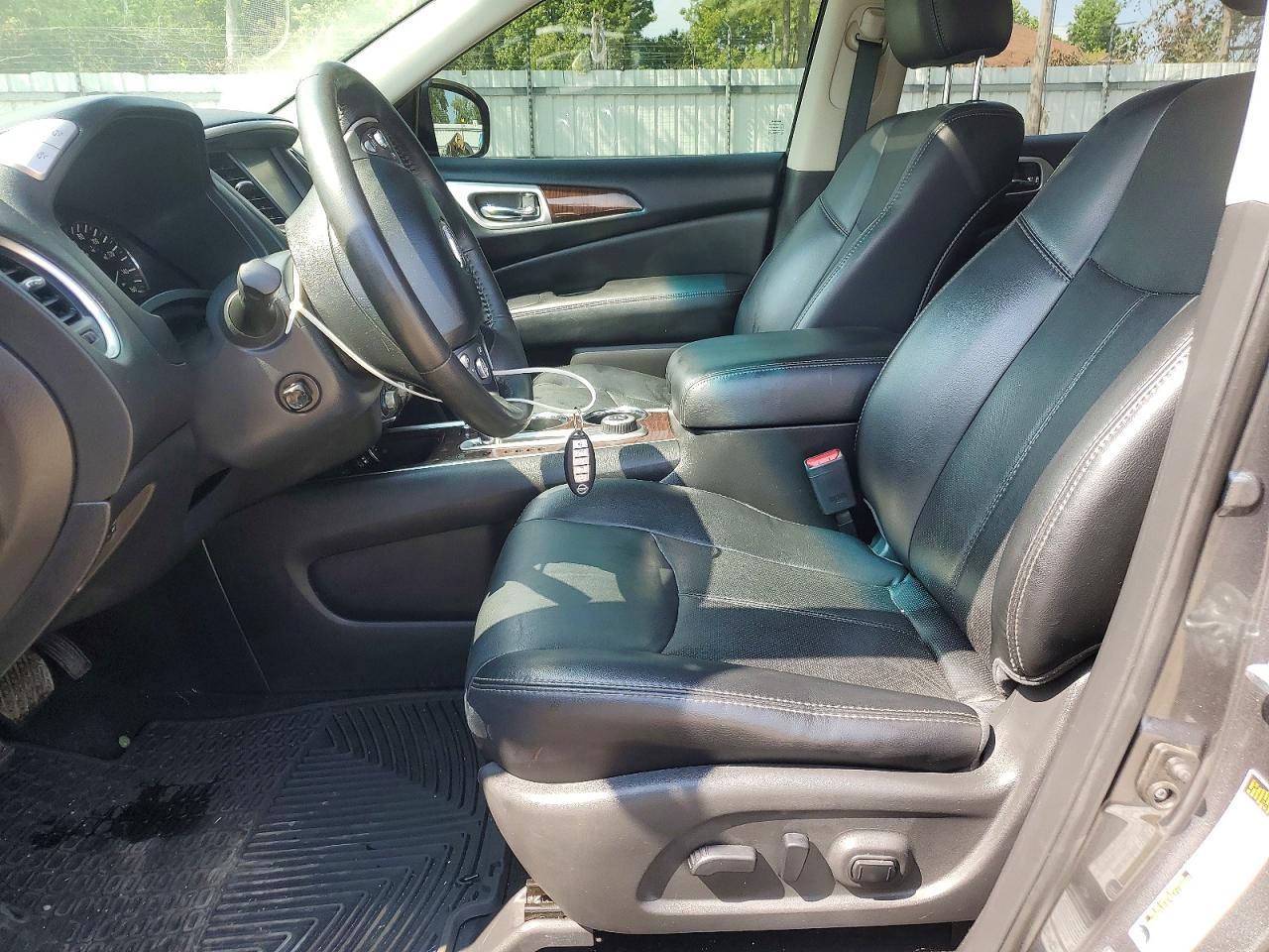2015 Nissan Pathfinder S Silver vin: 5N1AR2MM2FC637588