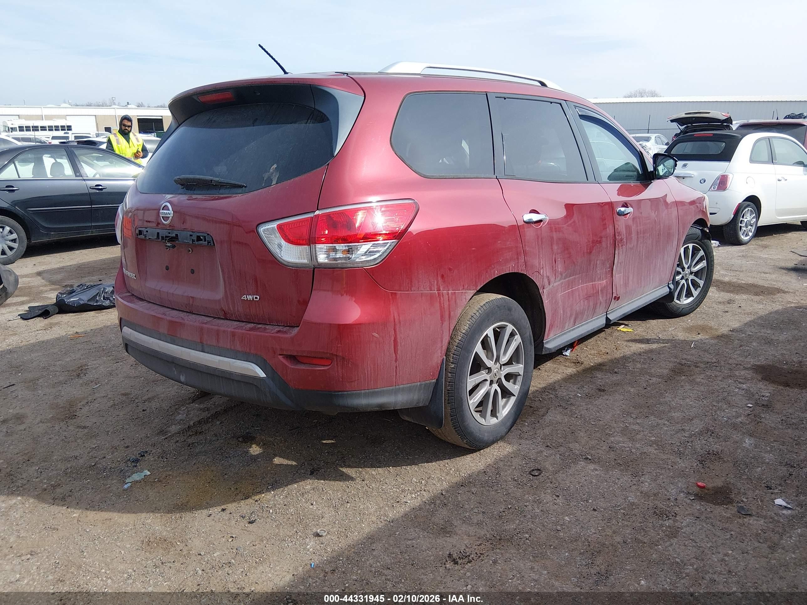 2015 Nissan Pathfinder S Red vin: 5N1AR2MM2FC648798