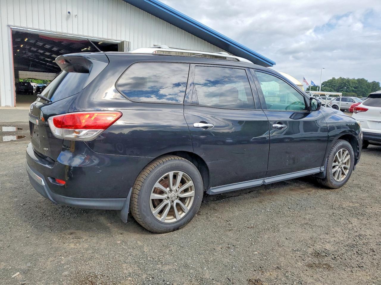 2015 Nissan Pathfinder S Черный vin: 5N1AR2MM2FC650132
