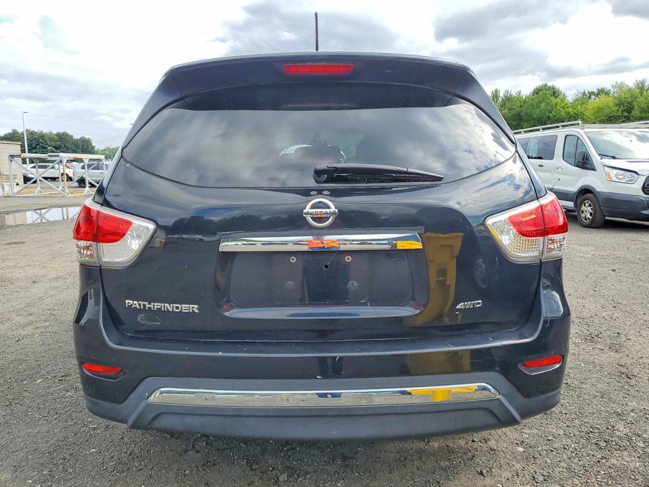 2015 Nissan Pathfinder S Черный vin: 5N1AR2MM2FC650132