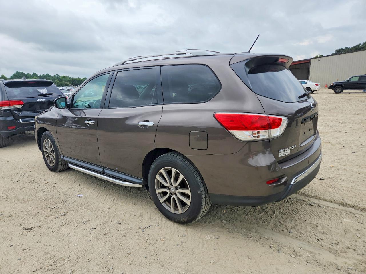 2015 Nissan Pathfinder Sv Tan vin: 5N1AR2MM2FC672082