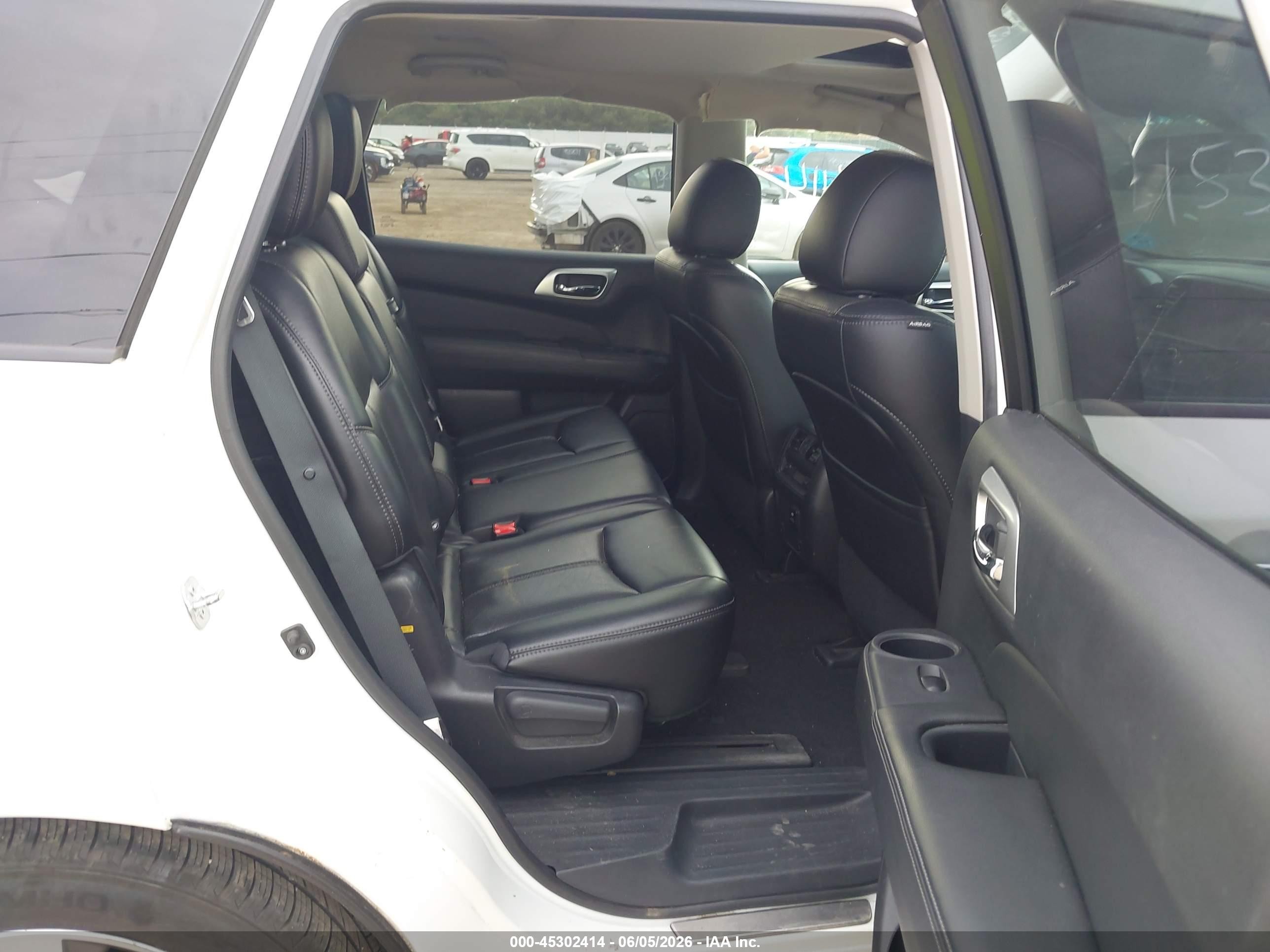 2015 Nissan Pathfinder Platinum White vin: 5N1AR2MM2FC687505
