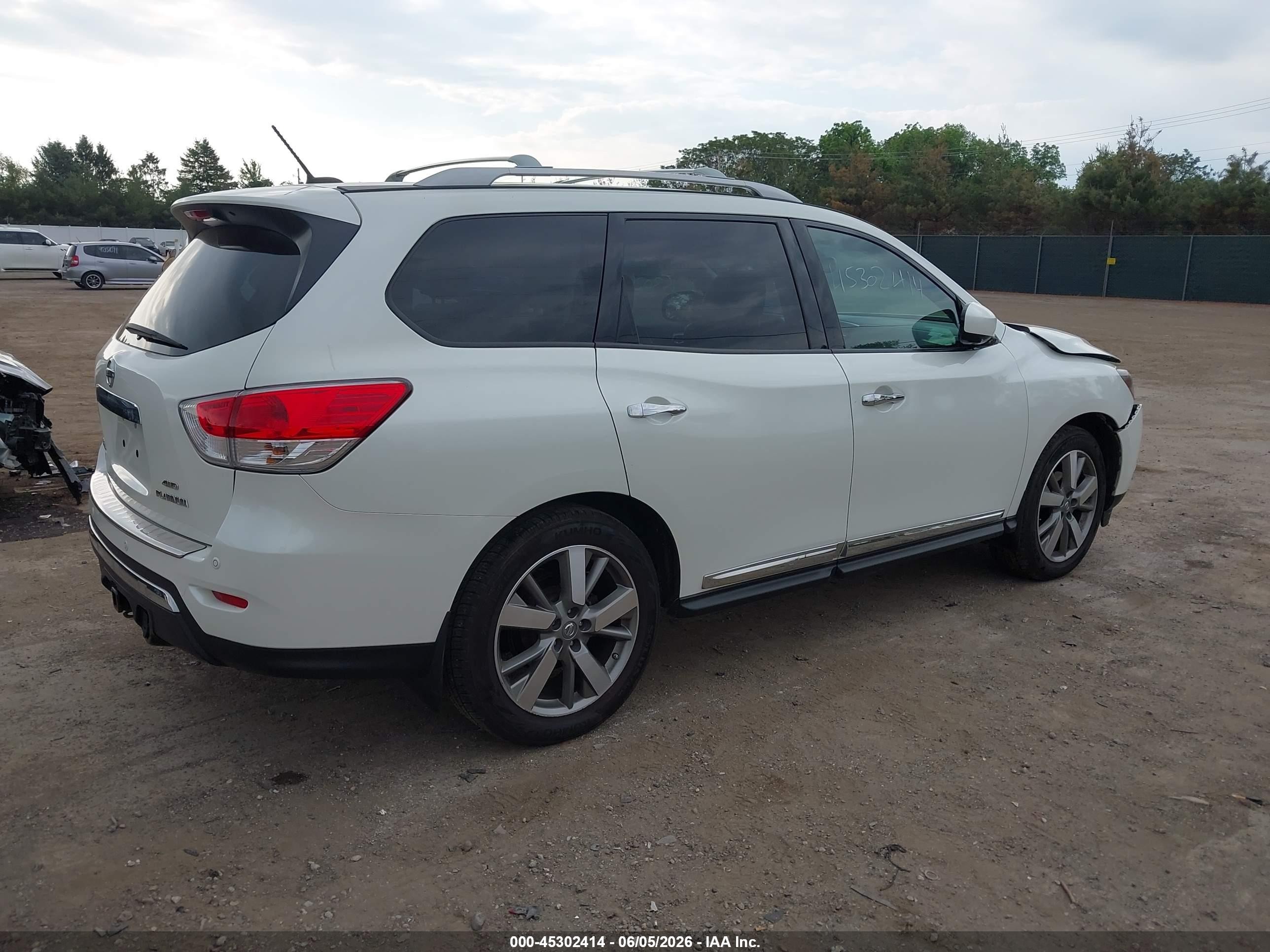 2015 Nissan Pathfinder Platinum White vin: 5N1AR2MM2FC687505