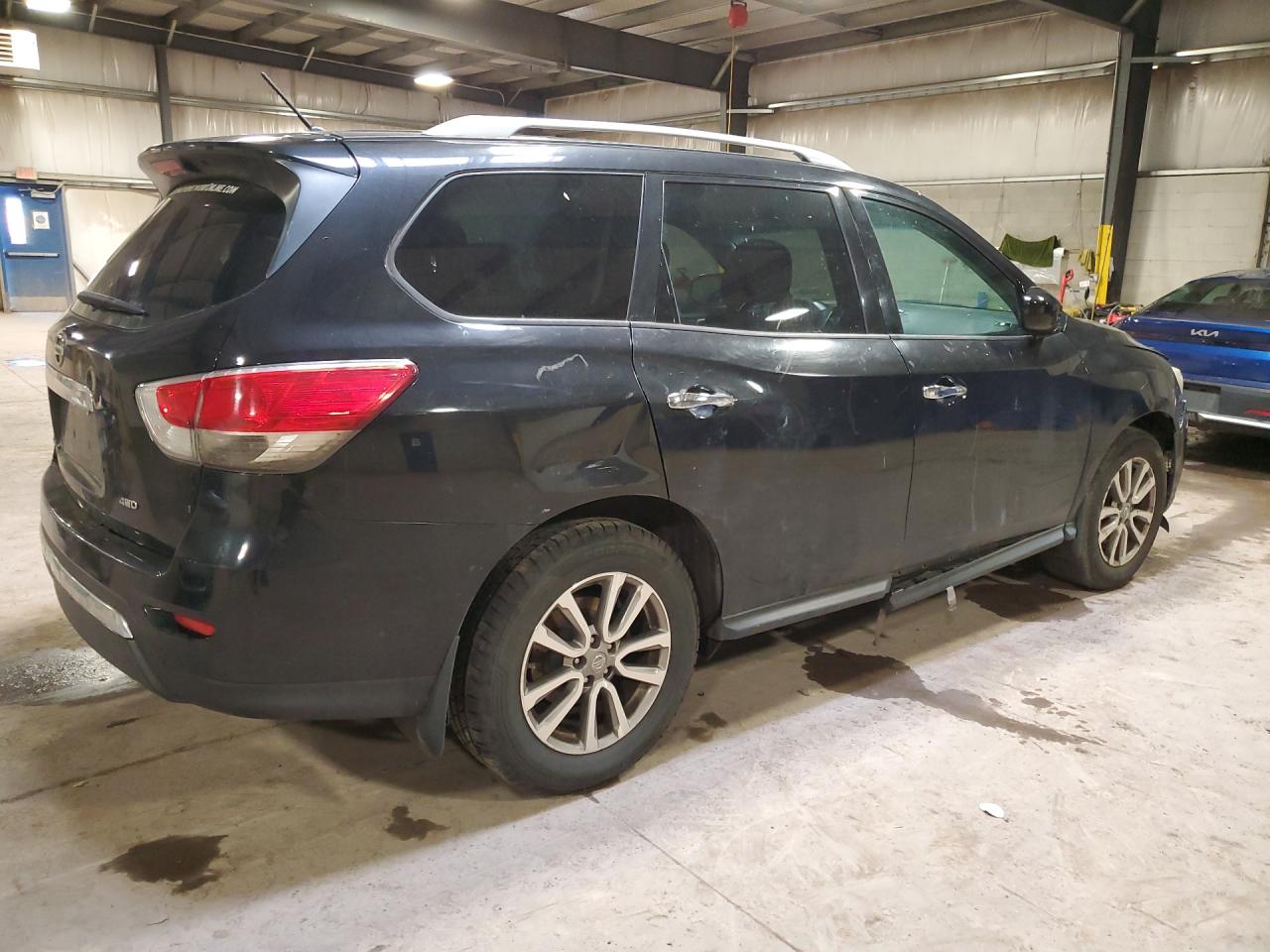 2015 Nissan Pathfinder S Black vin: 5N1AR2MM2FC689738 Damage: Right Rear Door, Light Scratch, 4 To 5 Inches