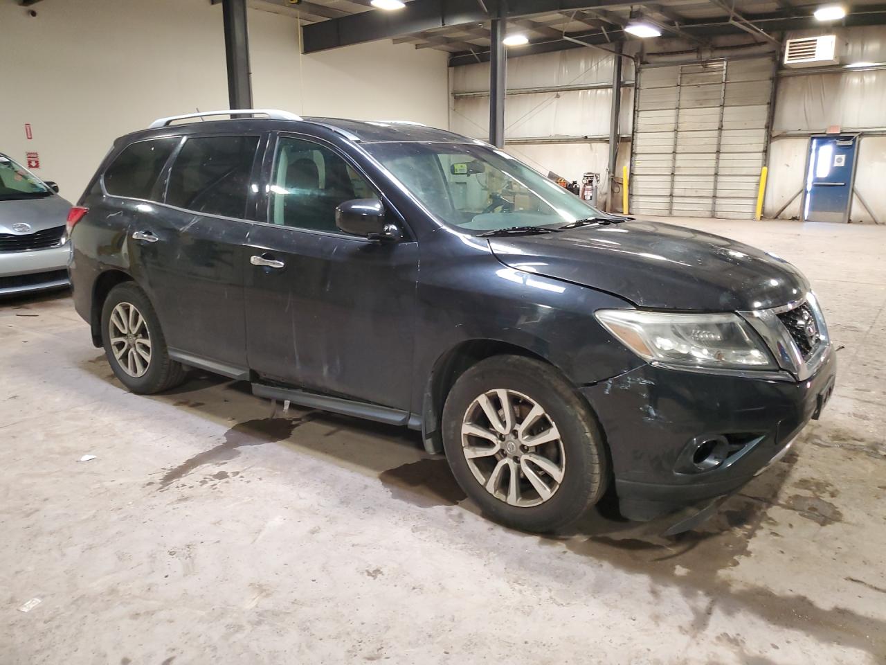 2015 Nissan Pathfinder S Black vin: 5N1AR2MM2FC689738 Damage: Right Front Fender, Dent(S) W/ Paint Dmg, 4 To 5 Inches