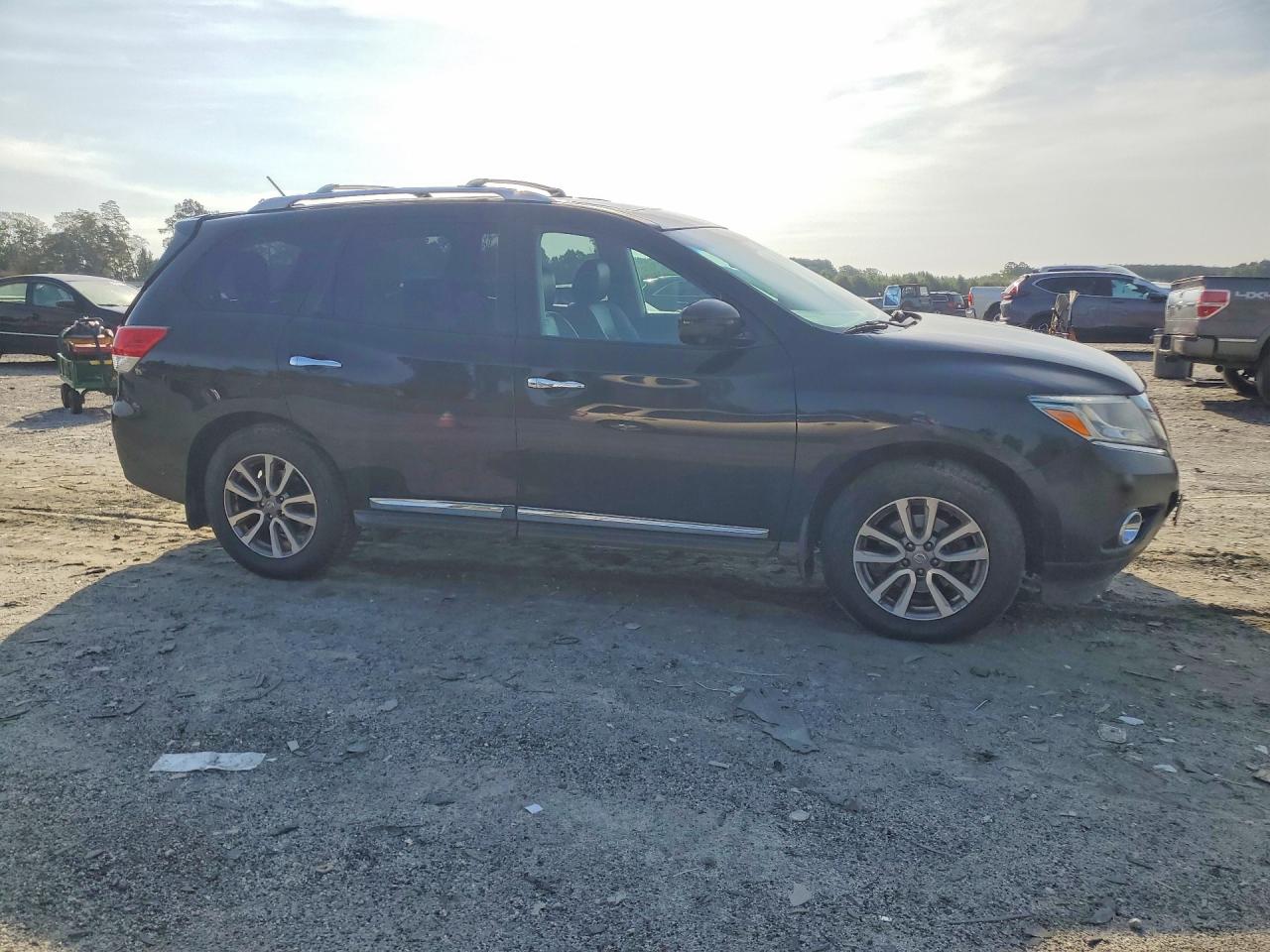 2015 Nissan Pathfinder Sl Черный vin: 5N1AR2MM2FC706666