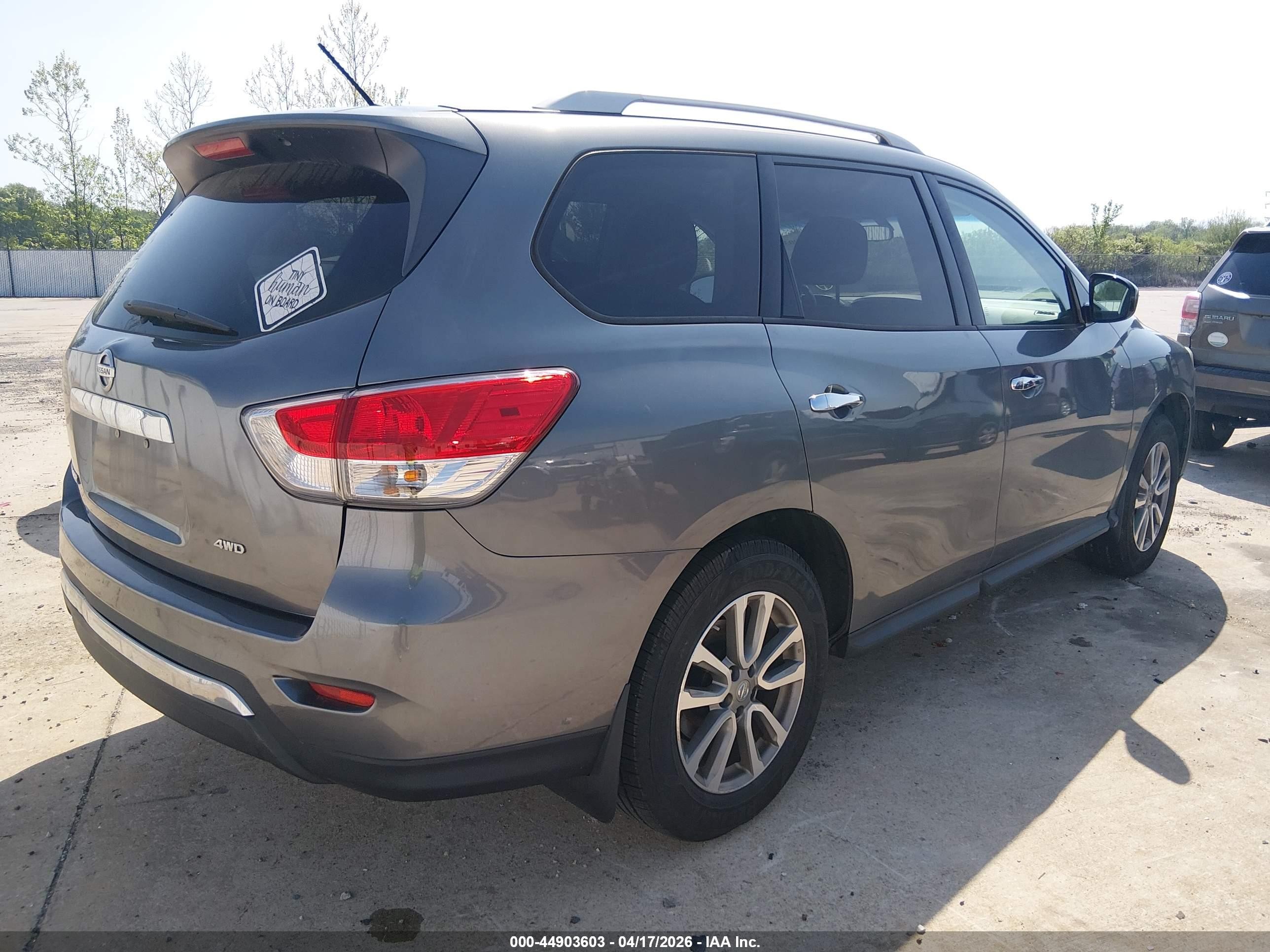 2015 Nissan Pathfinder S Gray vin: 5N1AR2MM2FC710698