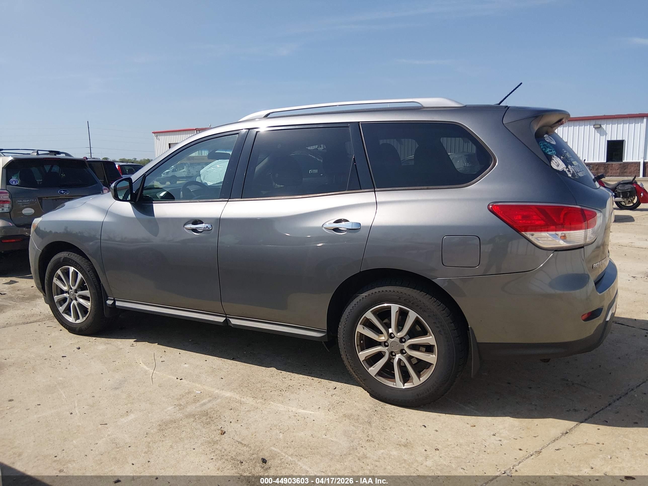 2015 Nissan Pathfinder S Gray vin: 5N1AR2MM2FC710698