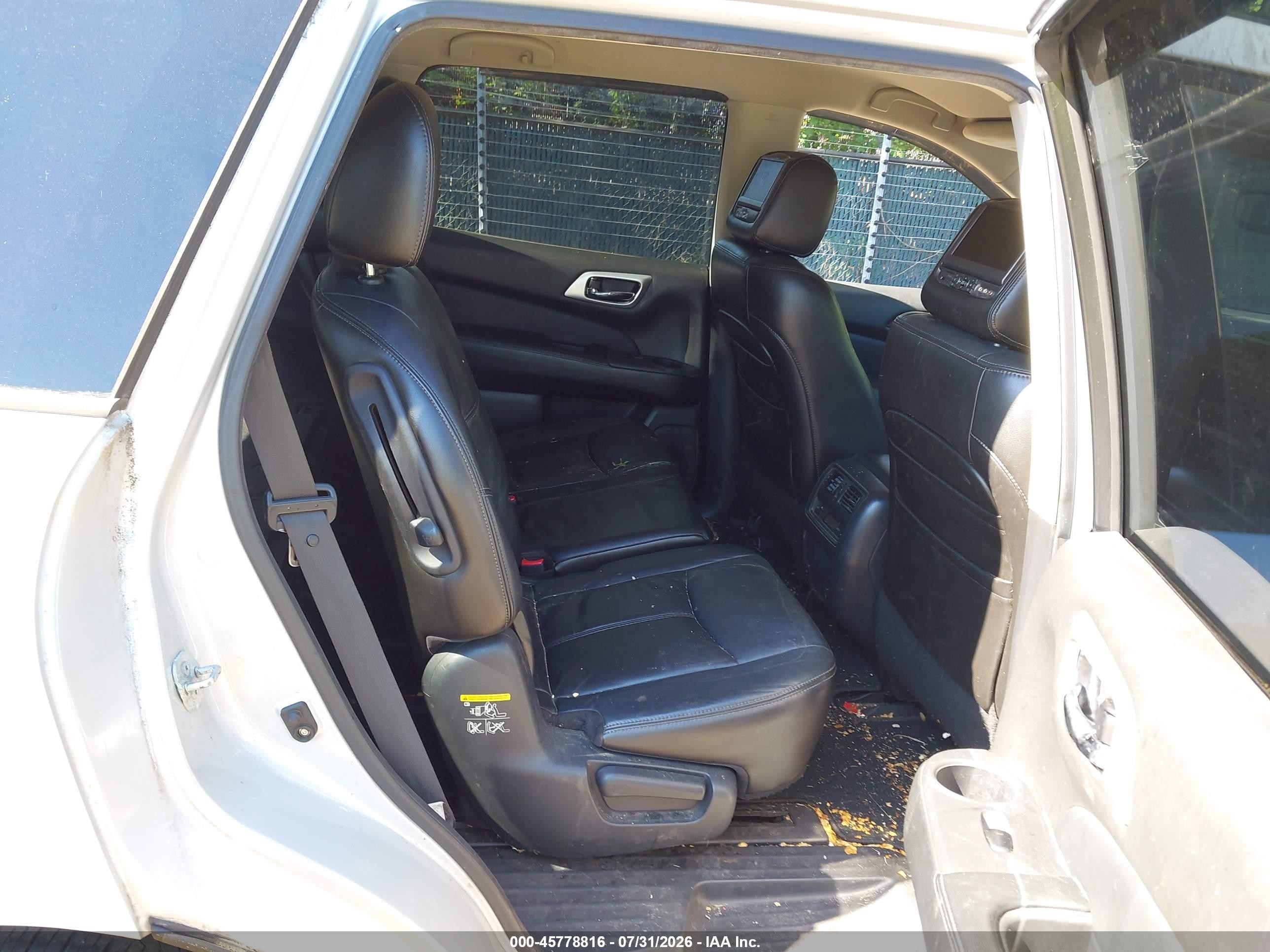 2013 Nissan Pathfinder Sl Silver vin: 5N1AR2MM3DC628217