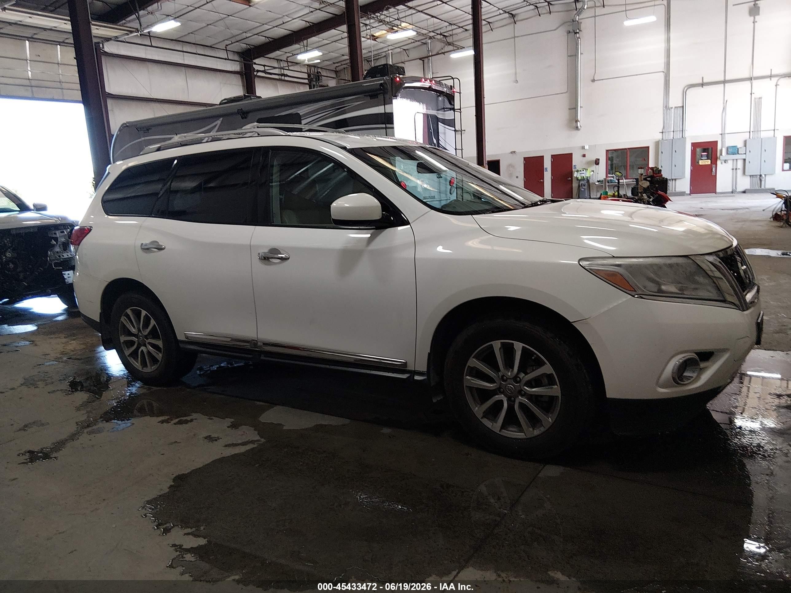 2013 Nissan Pathfinder Sl Белый vin: 5N1AR2MM3DC677725