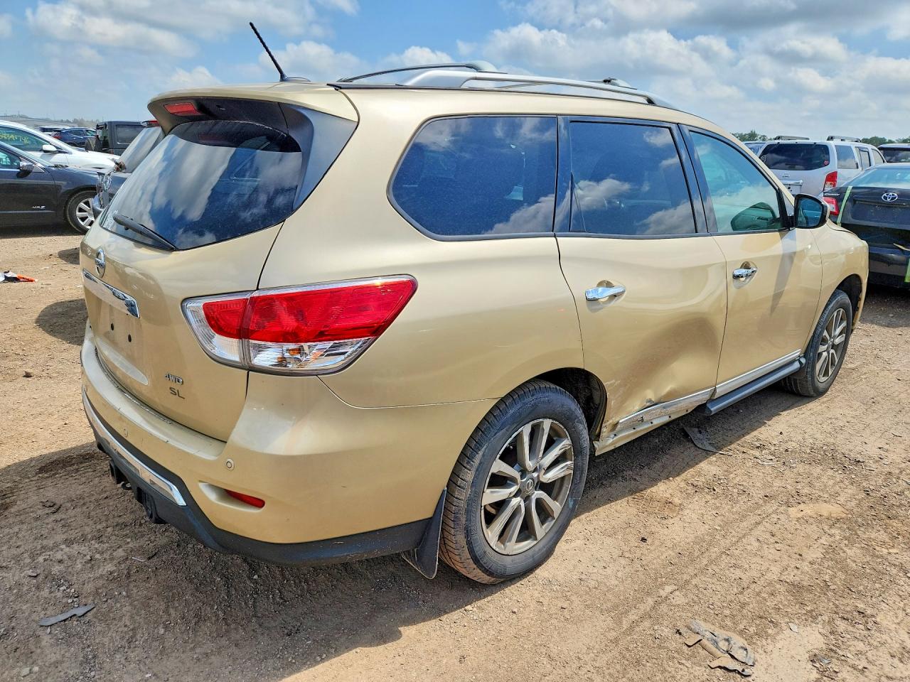 2013 Nissan Pathfinder S Gold vin: 5N1AR2MM3DC687767