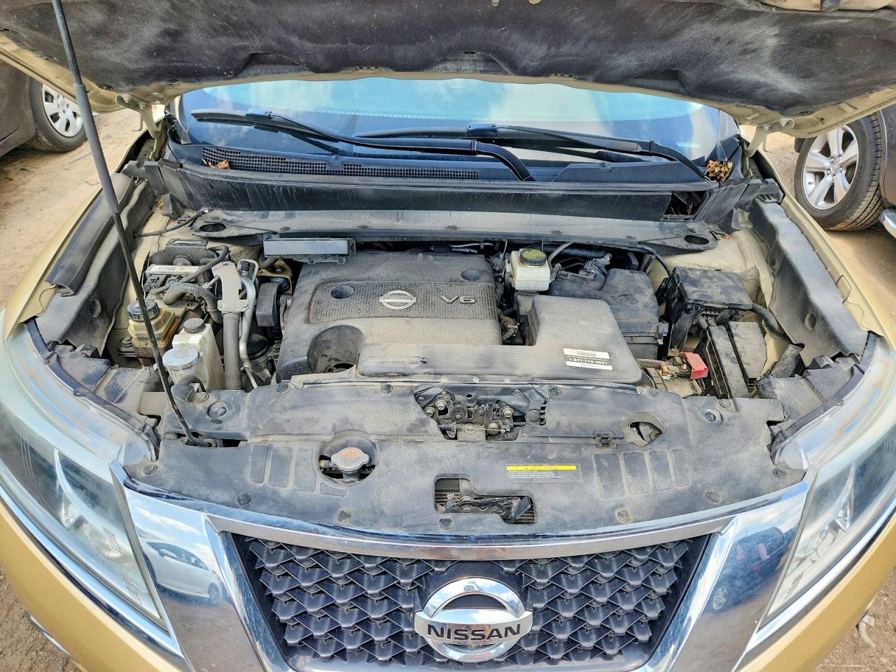 2013 Nissan Pathfinder S Gold vin: 5N1AR2MM3DC687767
