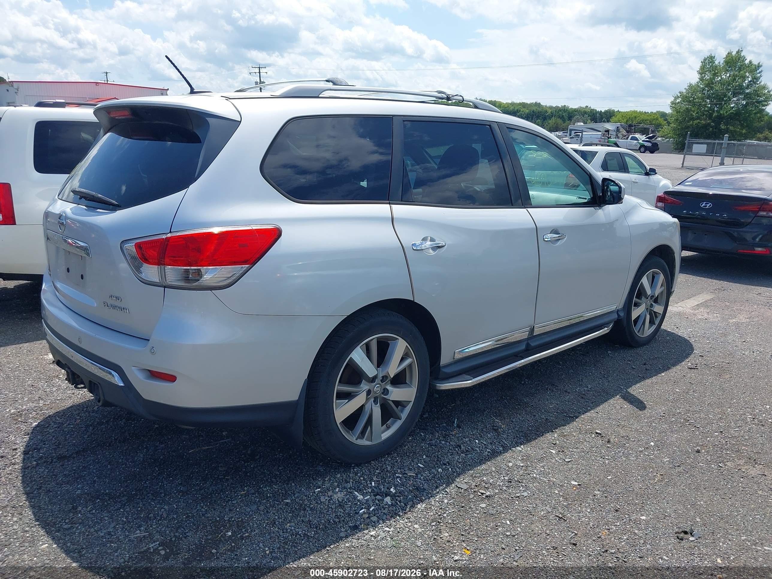 2014 Nissan Pathfinder Platinum Silver vin: 5N1AR2MM3EC607823