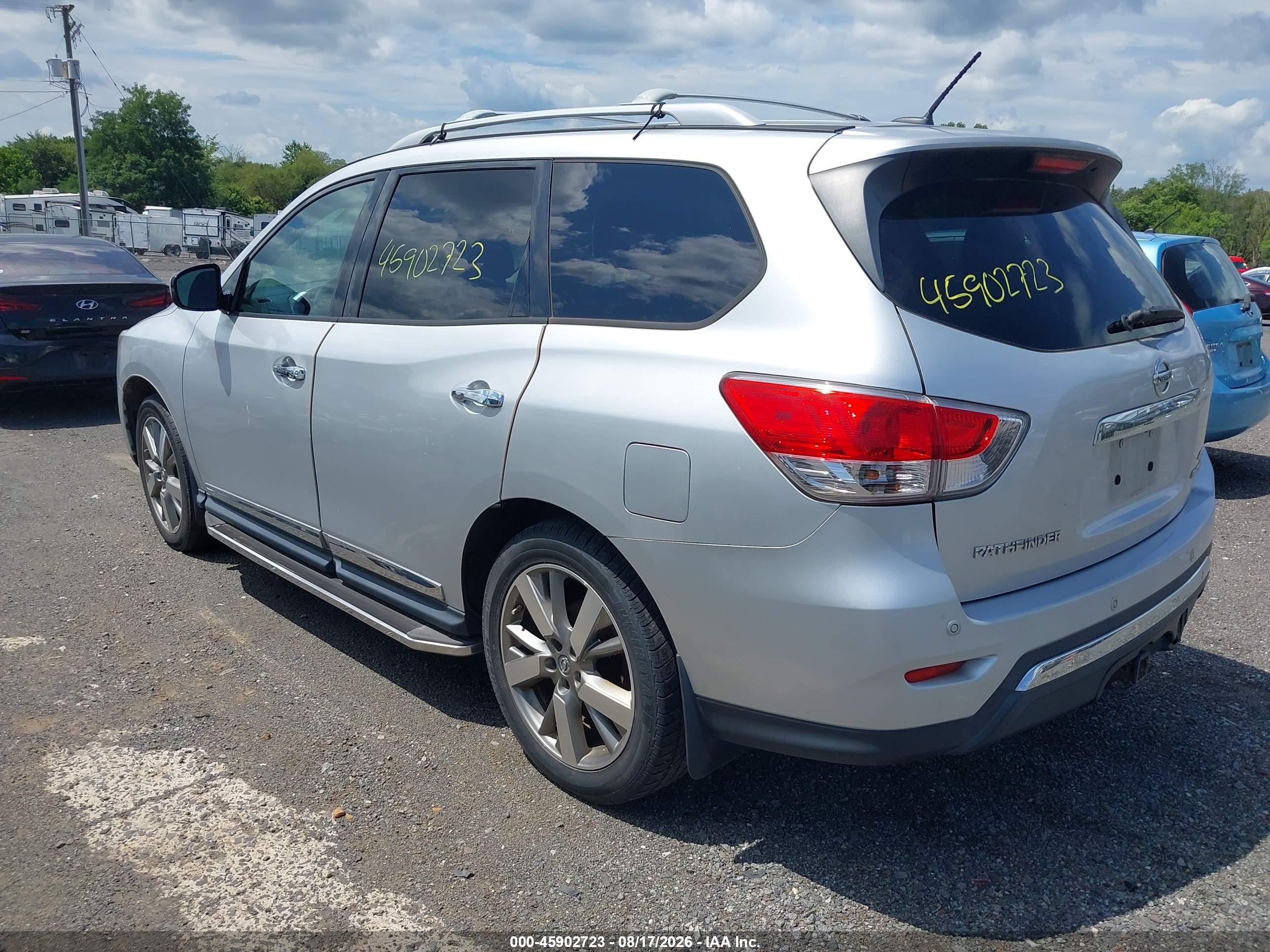 2014 Nissan Pathfinder Platinum Silver vin: 5N1AR2MM3EC607823