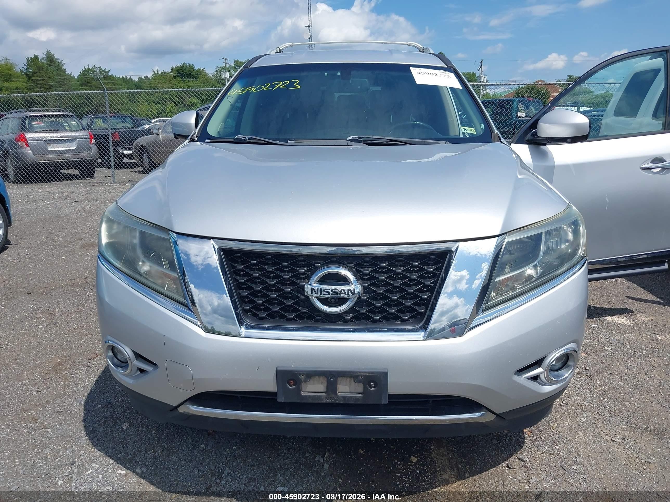 2014 Nissan Pathfinder Platinum Silver vin: 5N1AR2MM3EC607823