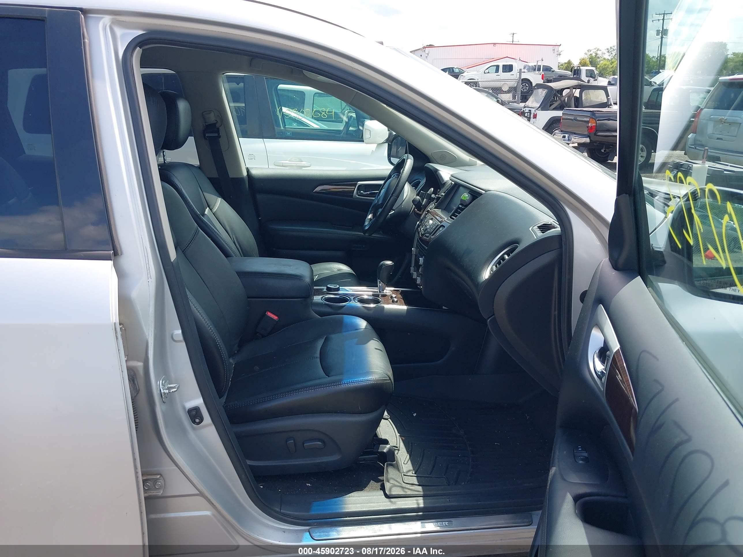 2014 Nissan Pathfinder Platinum Silver vin: 5N1AR2MM3EC607823